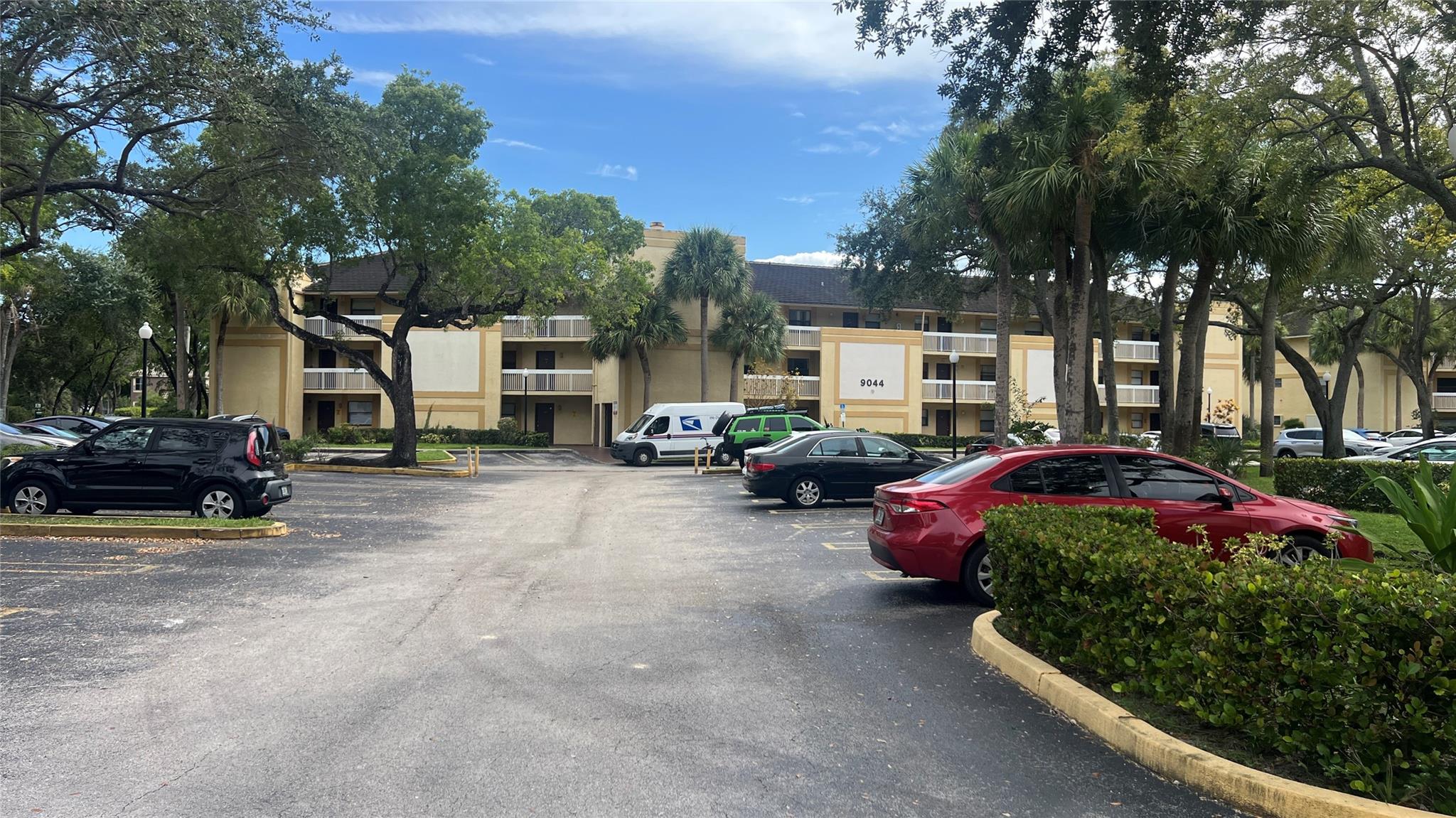 Island Club - Residential
