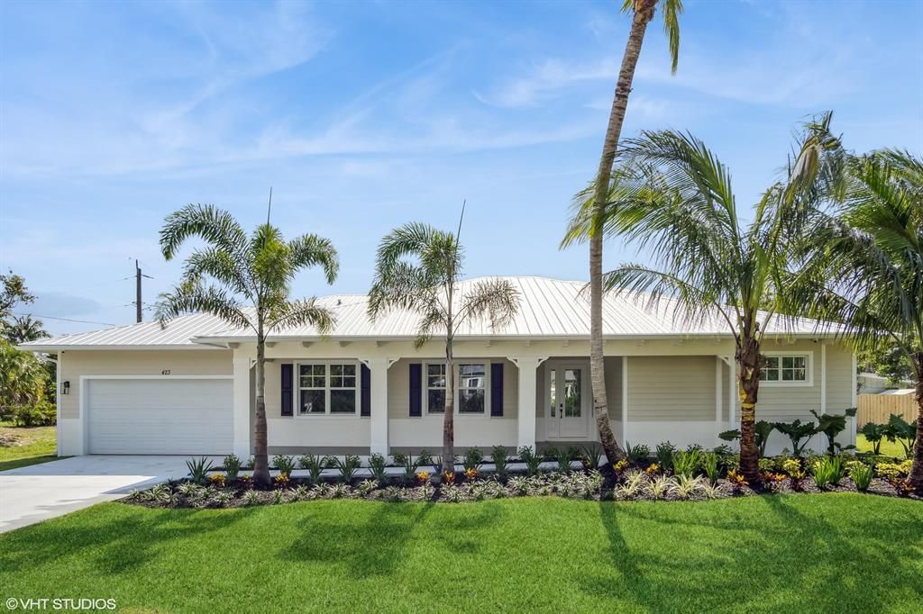 Photo of 423 SE Alamanda Way, Stuart, FL 34996 (MLS # R10887405)