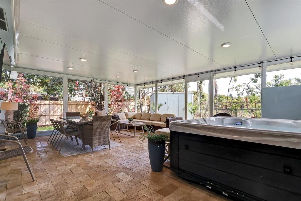 Photo of 3546 Betty Ann Court E, Palm Beach Gardens, FL 33403 (MLS # B26005674)