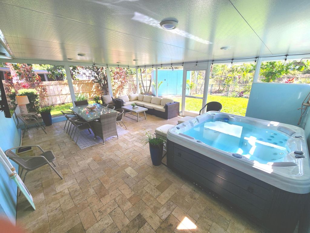 Photo of 3546 Betty Ann Court E, Palm Beach Gardens, FL 33403 (MLS # B26005674)