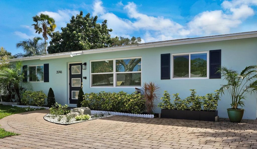 Photo of 3546 Betty Ann Court E, Palm Beach Gardens, FL 33403 (MLS # B26005674)