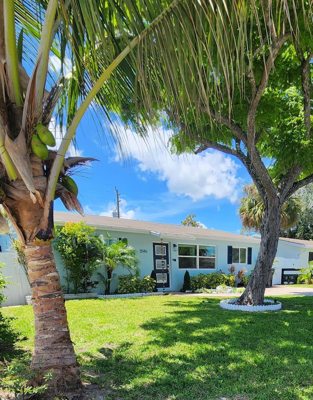 Photo of 3546 Betty Ann Court E, Palm Beach Gardens, FL 33403 (MLS # B26005674)