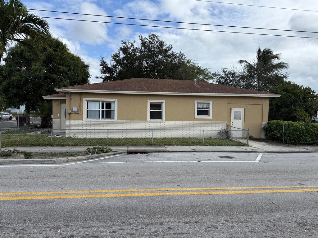 Photo of 926 14th Street, West Palm Beach, FL 33401 (MLS # R11148081)