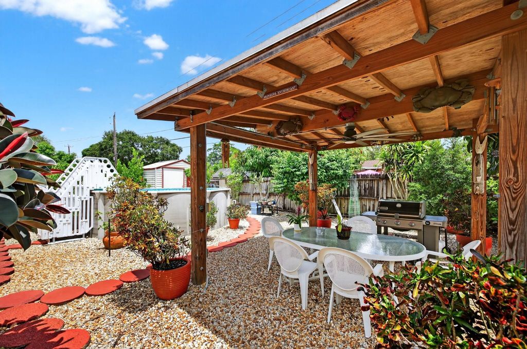 Photo of 6871 Liberty St, Hollywood, FL 33024 (MLS # F10515294)