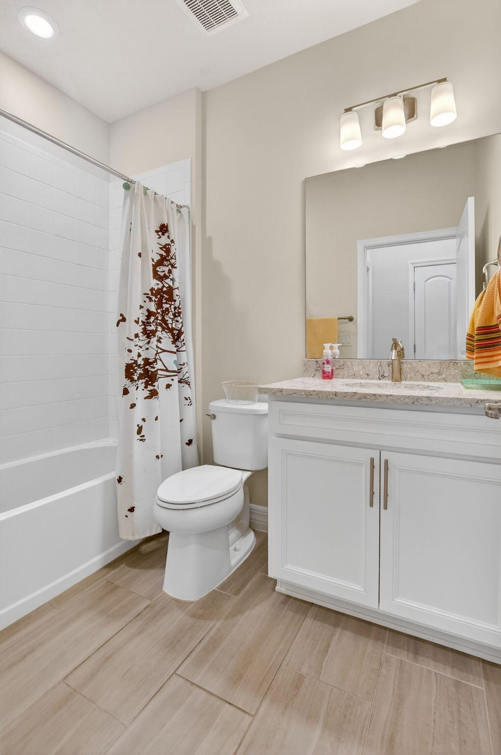 BOCA FLORES CONDO - Residential