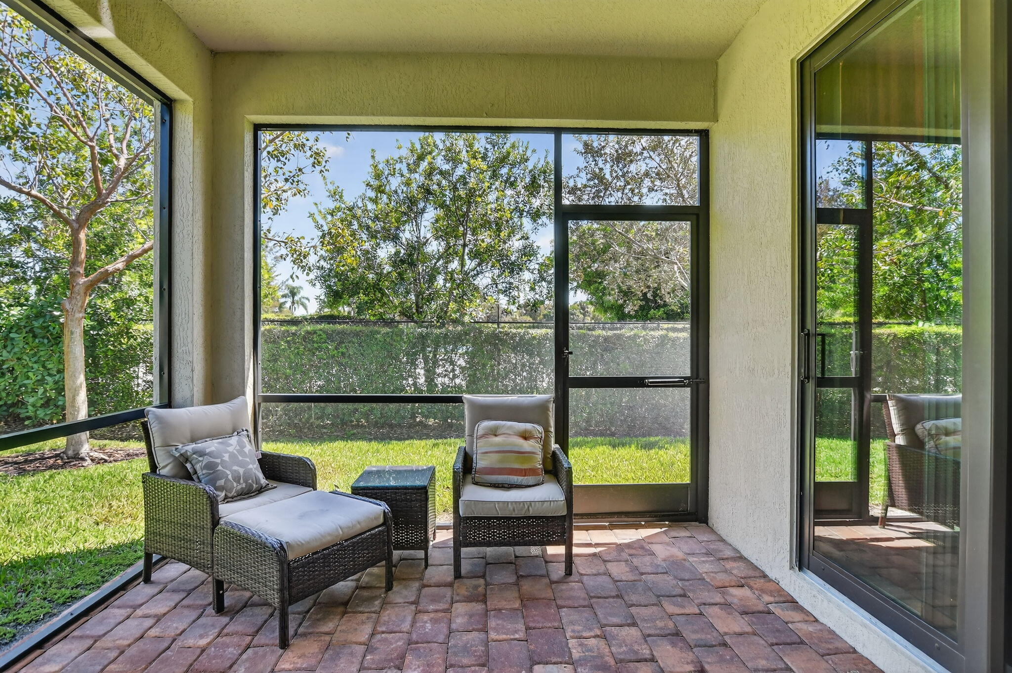 BOCA FLORES CONDO - Residential