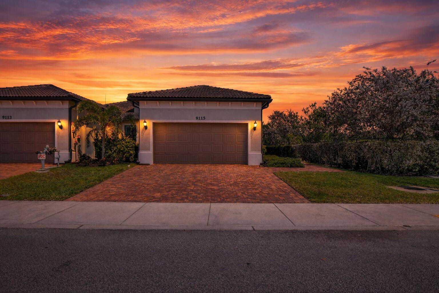 BOCA FLORES CONDO - Residential