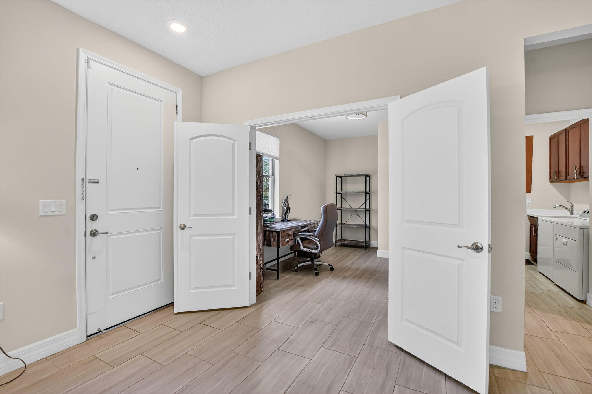 BOCA FLORES CONDO - Residential