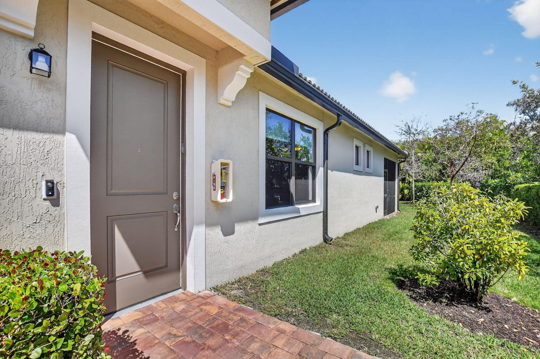 BOCA FLORES CONDO - Residential