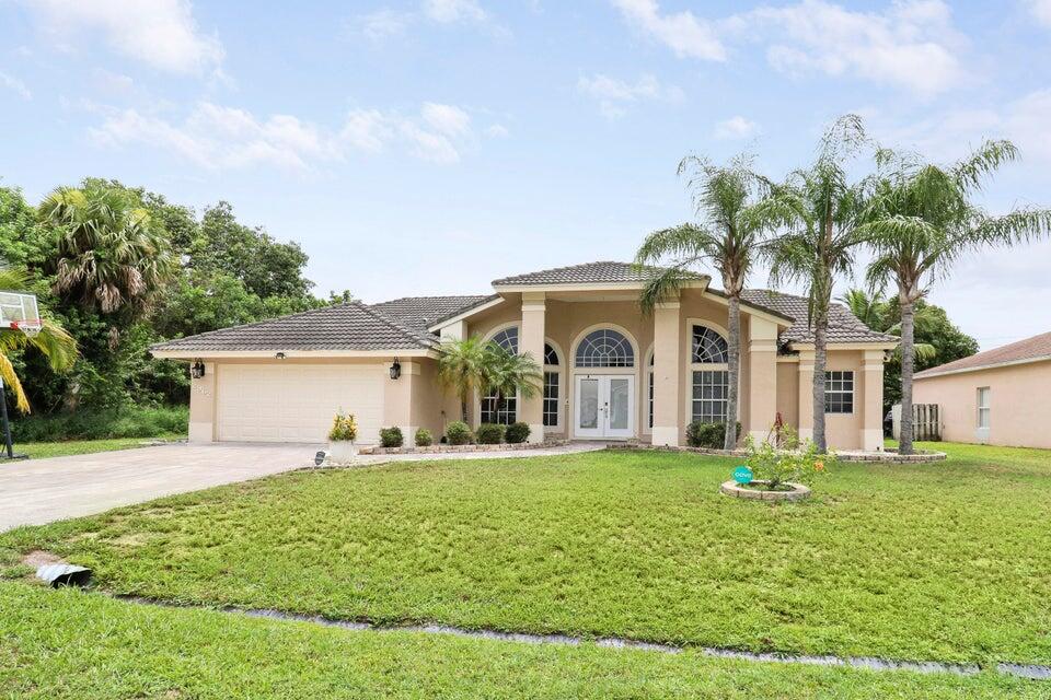 Photo of 2962 SW Coastal Terrace, Port Saint Lucie, FL 34953 (MLS # R11015405)