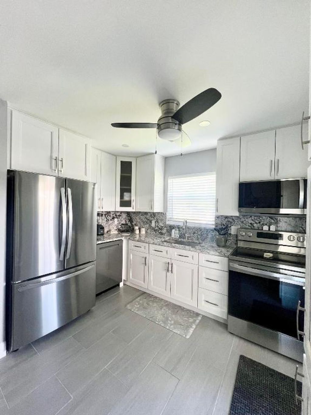 Photo of 222 SE 3rd Street, Boynton Beach, FL 33435 (MLS # R11101677)