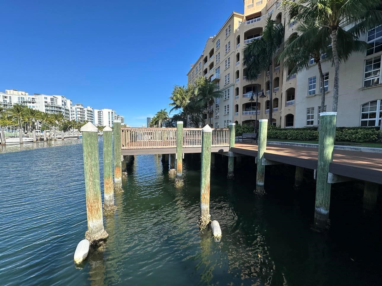 ALAQUA CONDO - Residential