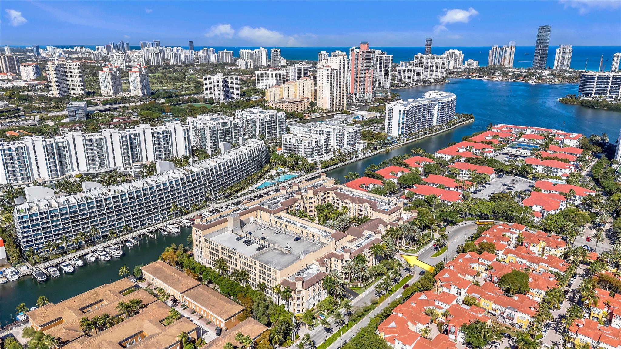 ALAQUA CONDO - Residential