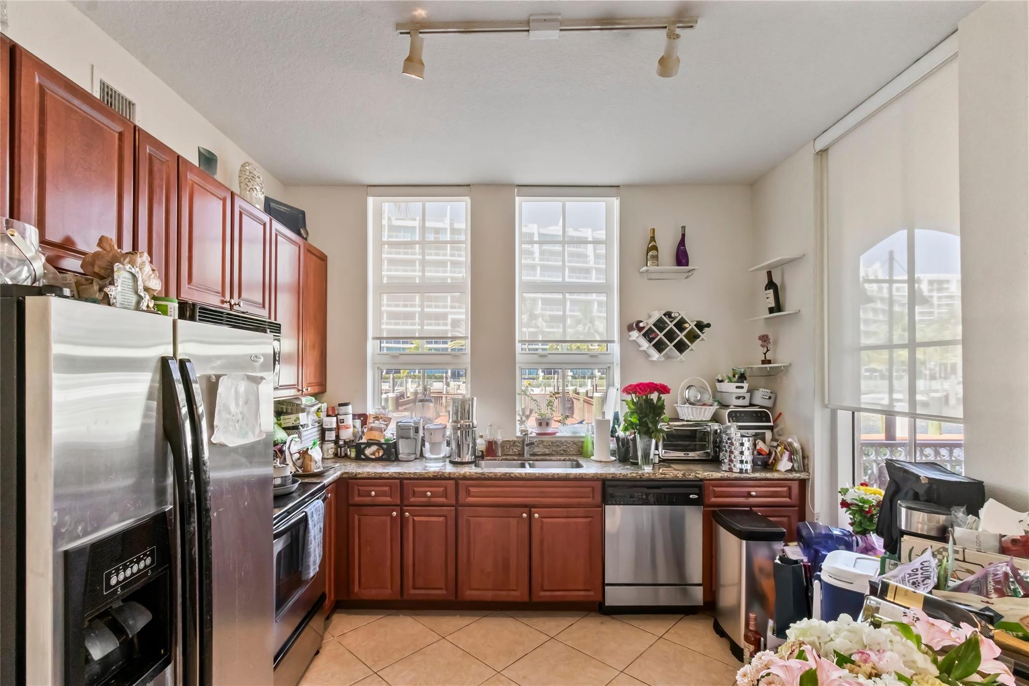 ALAQUA CONDO - Residential
