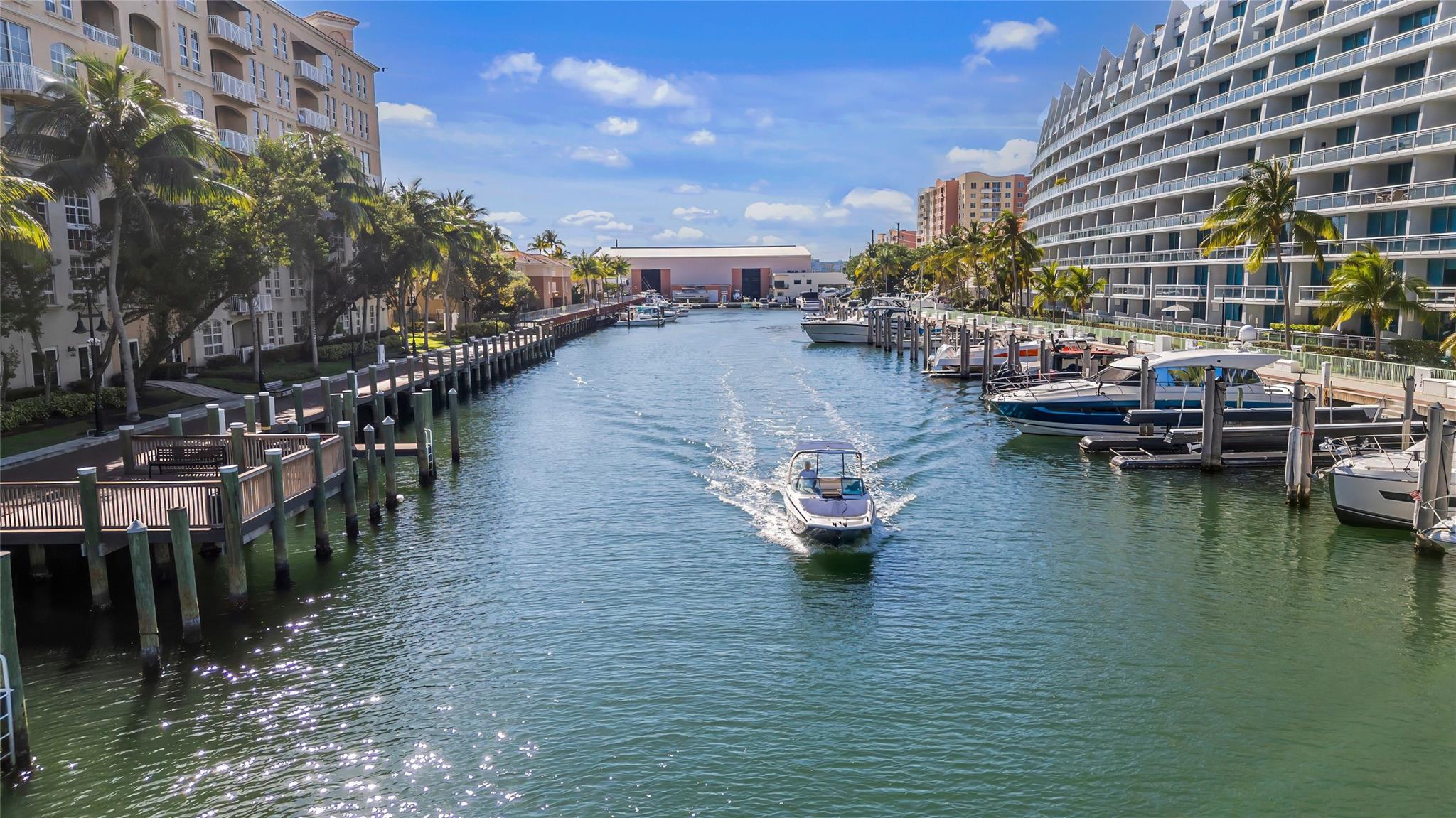 ALAQUA CONDO - Residential