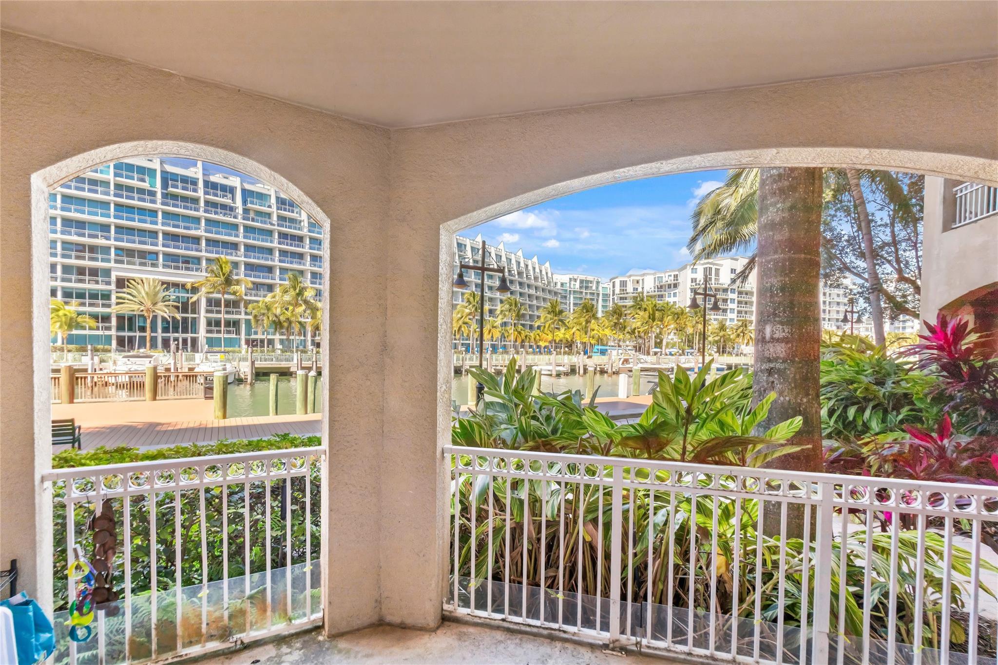 ALAQUA CONDO - Residential