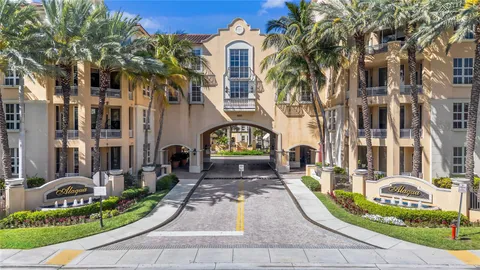 3001 NE 185th St Unit 111, Miami, FL MLS: F10493765