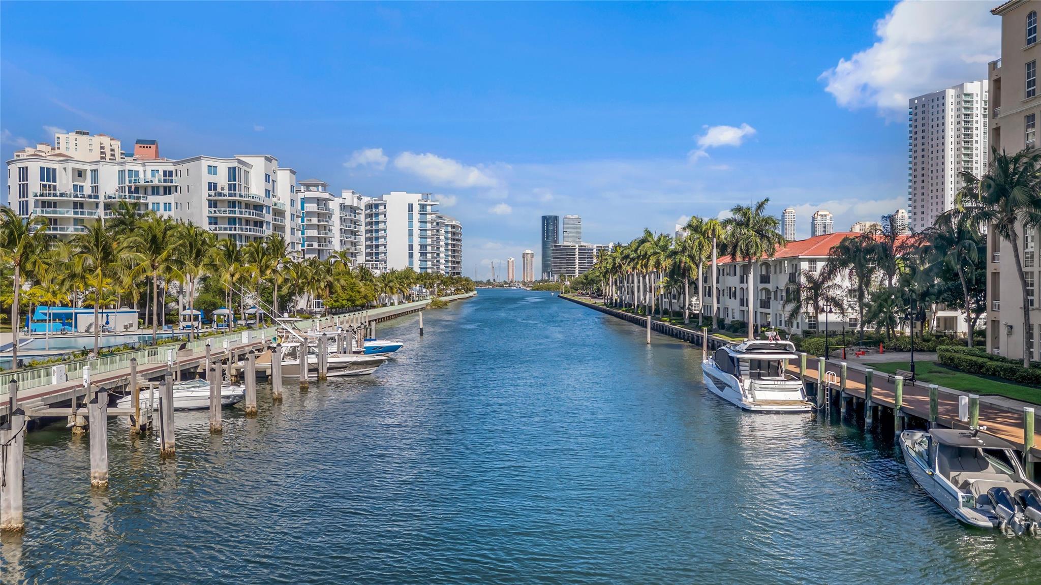 ALAQUA CONDO - Residential