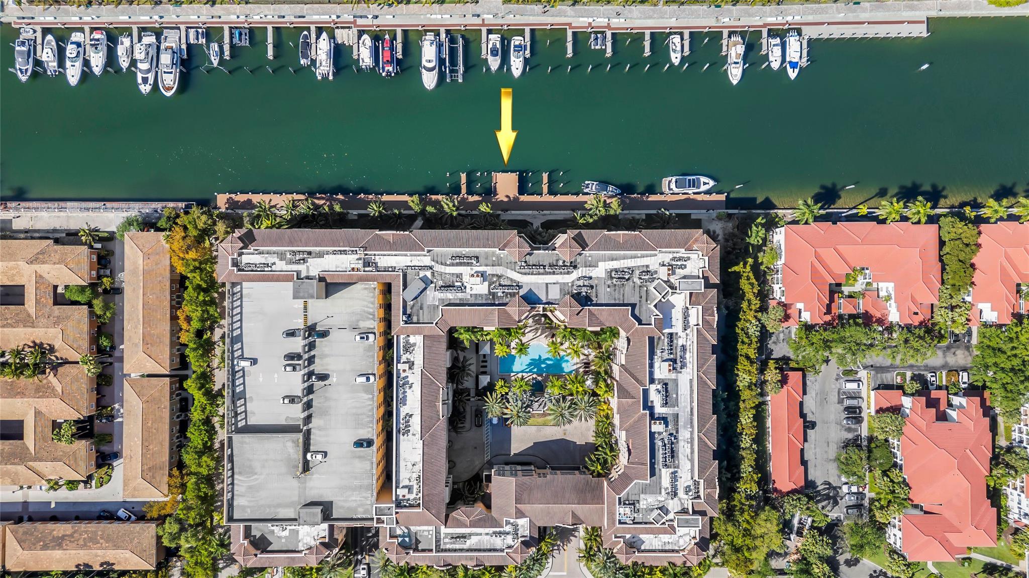 ALAQUA CONDO - Residential