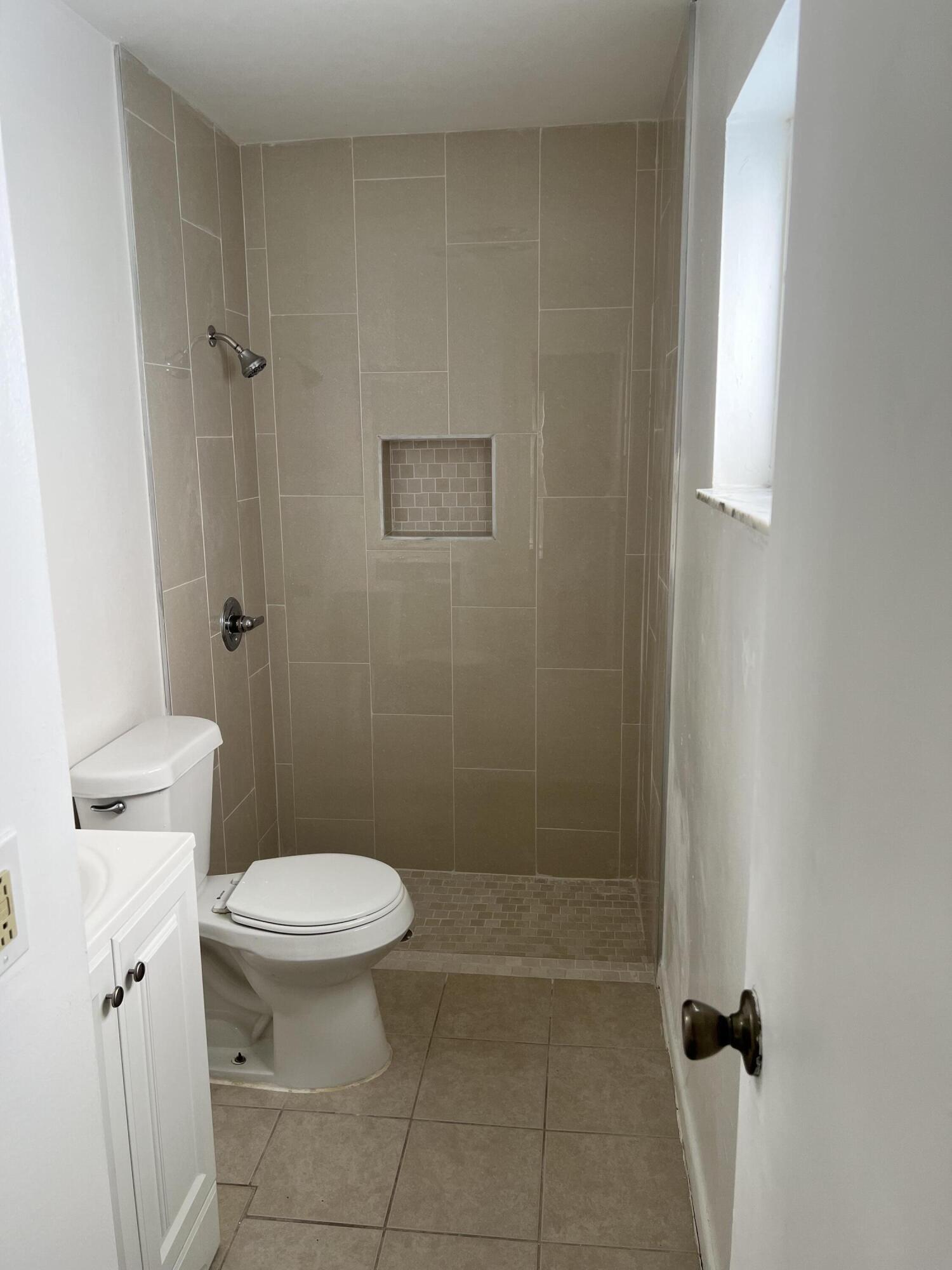 11421 NW 39th Place