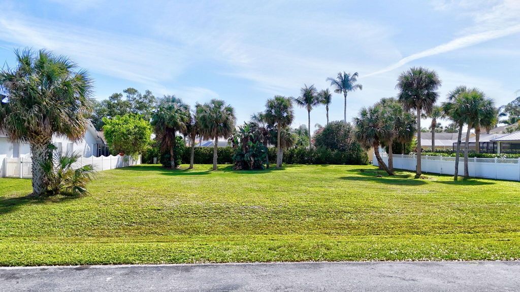 Photo of 1107 SE Westchester Drive, Port Saint Lucie, FL 34952 (MLS # R11065748)