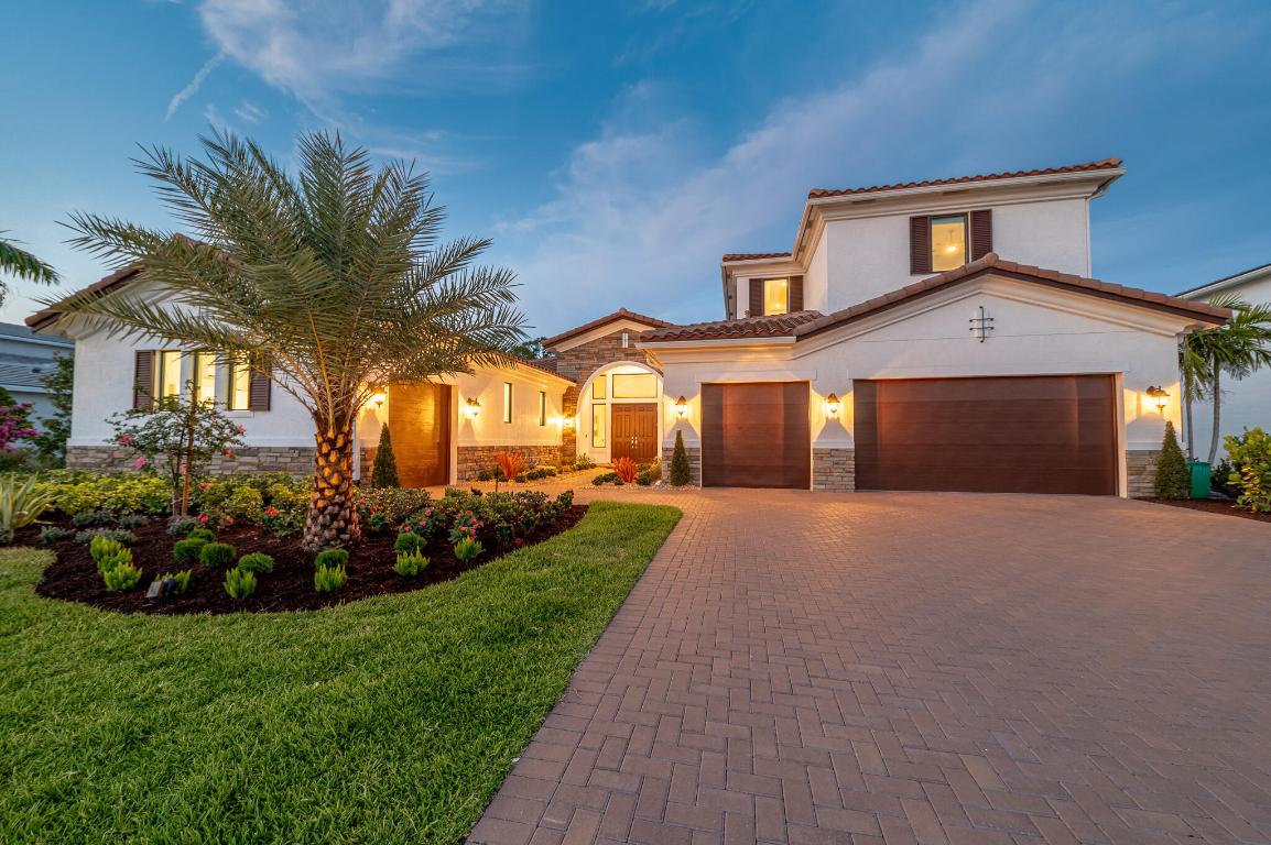 3153 SW Pond Apple Street