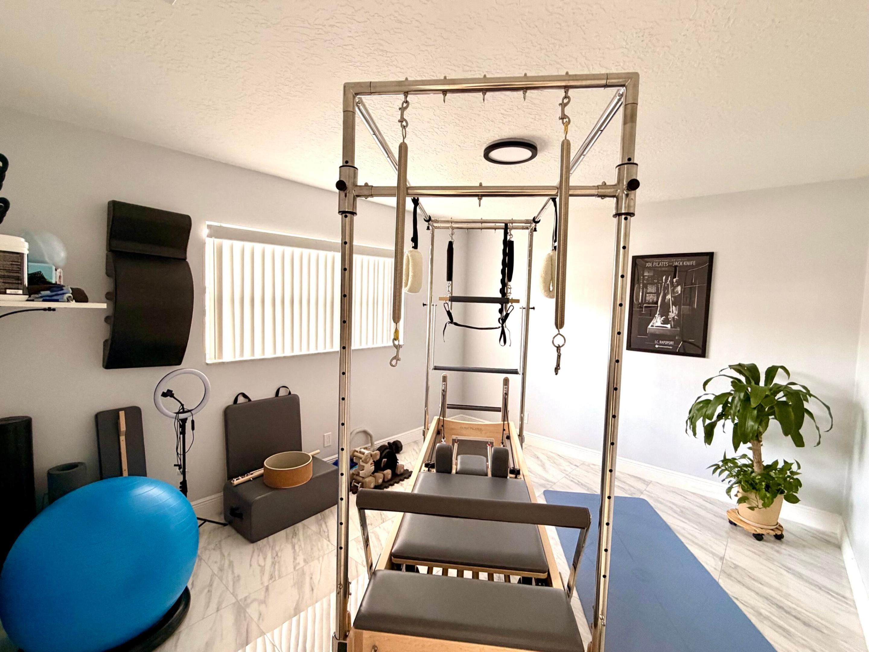 GOLDEN LAKES VILLAGE CONDO 1 THRU 13-A - Residential Lease