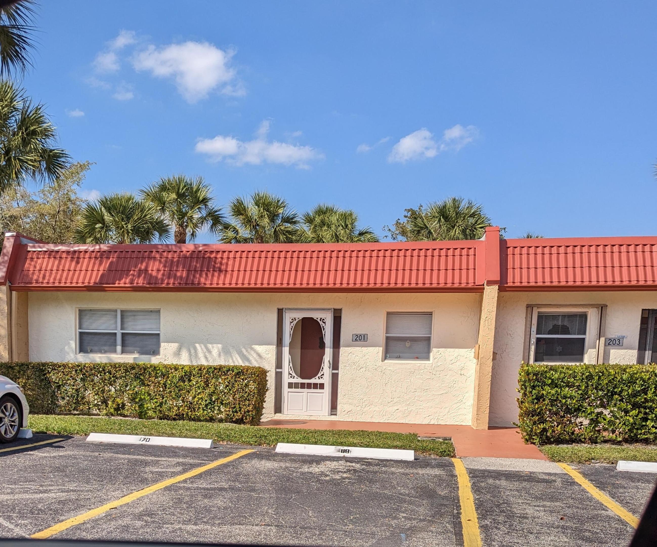 GOLDEN LAKES VILLAGE CONDO 1 THRU 13-A - Residential Lease