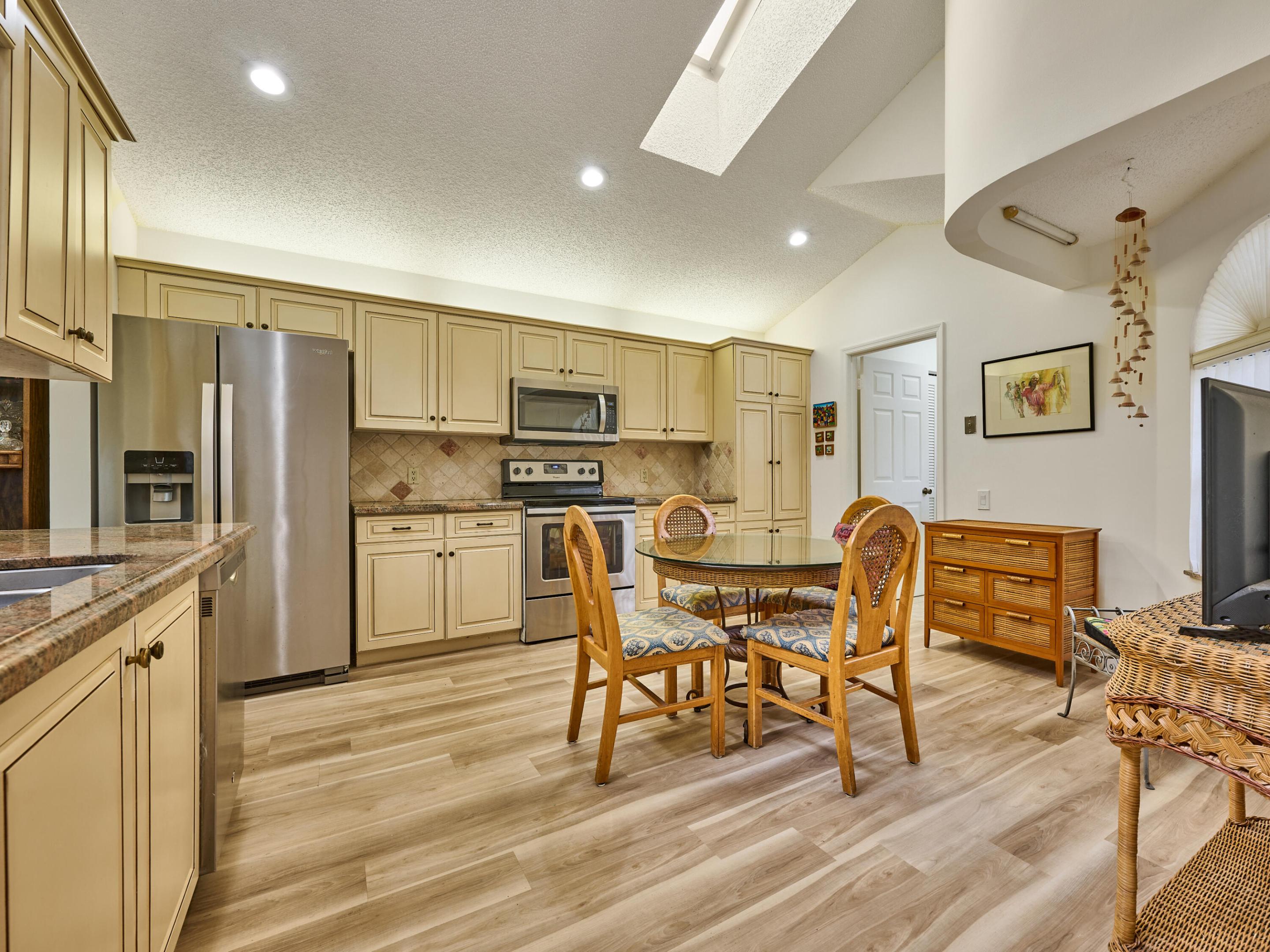 SAWGRASS LAKES HOMES - Residential