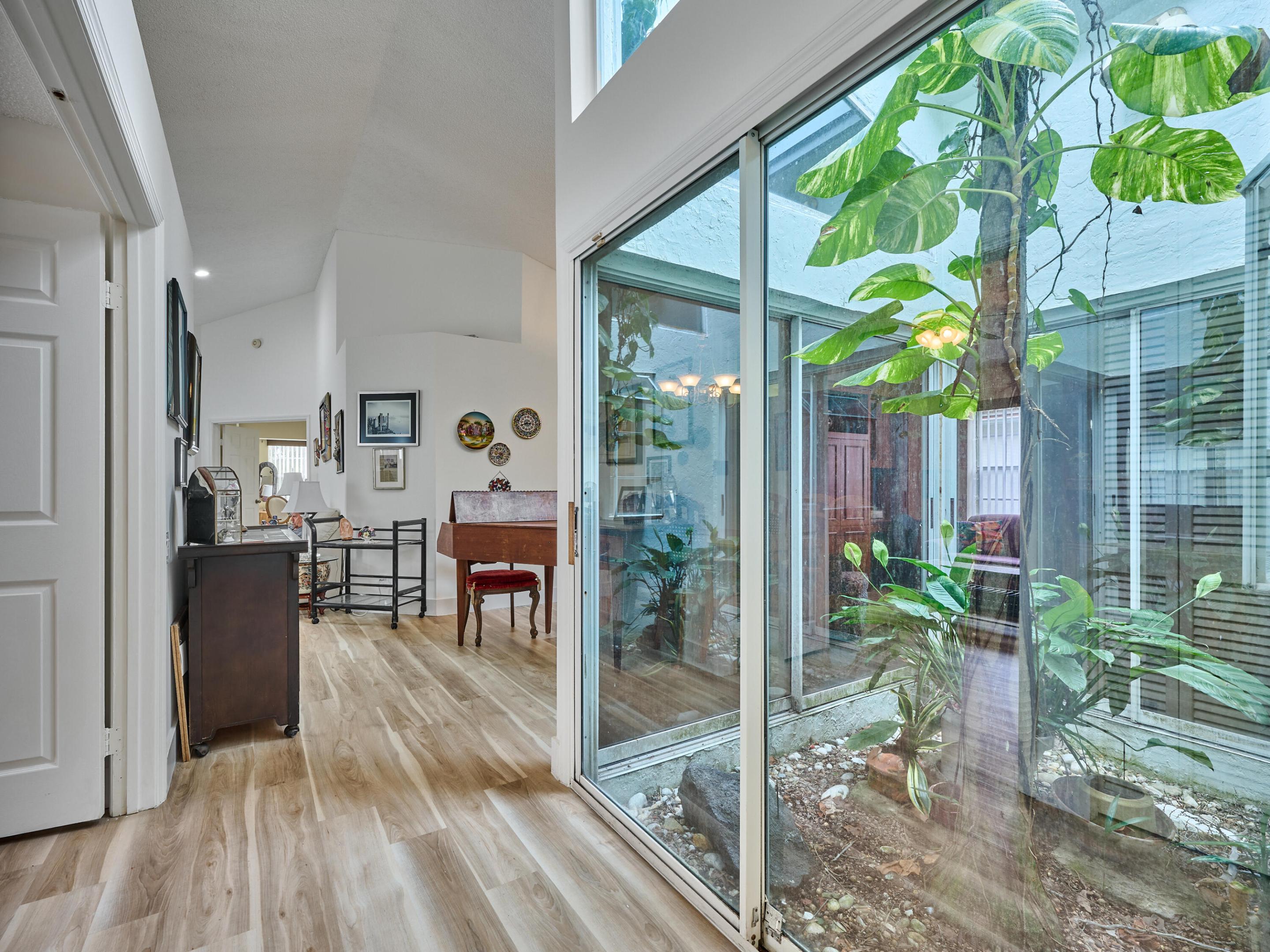 SAWGRASS LAKES HOMES - Residential