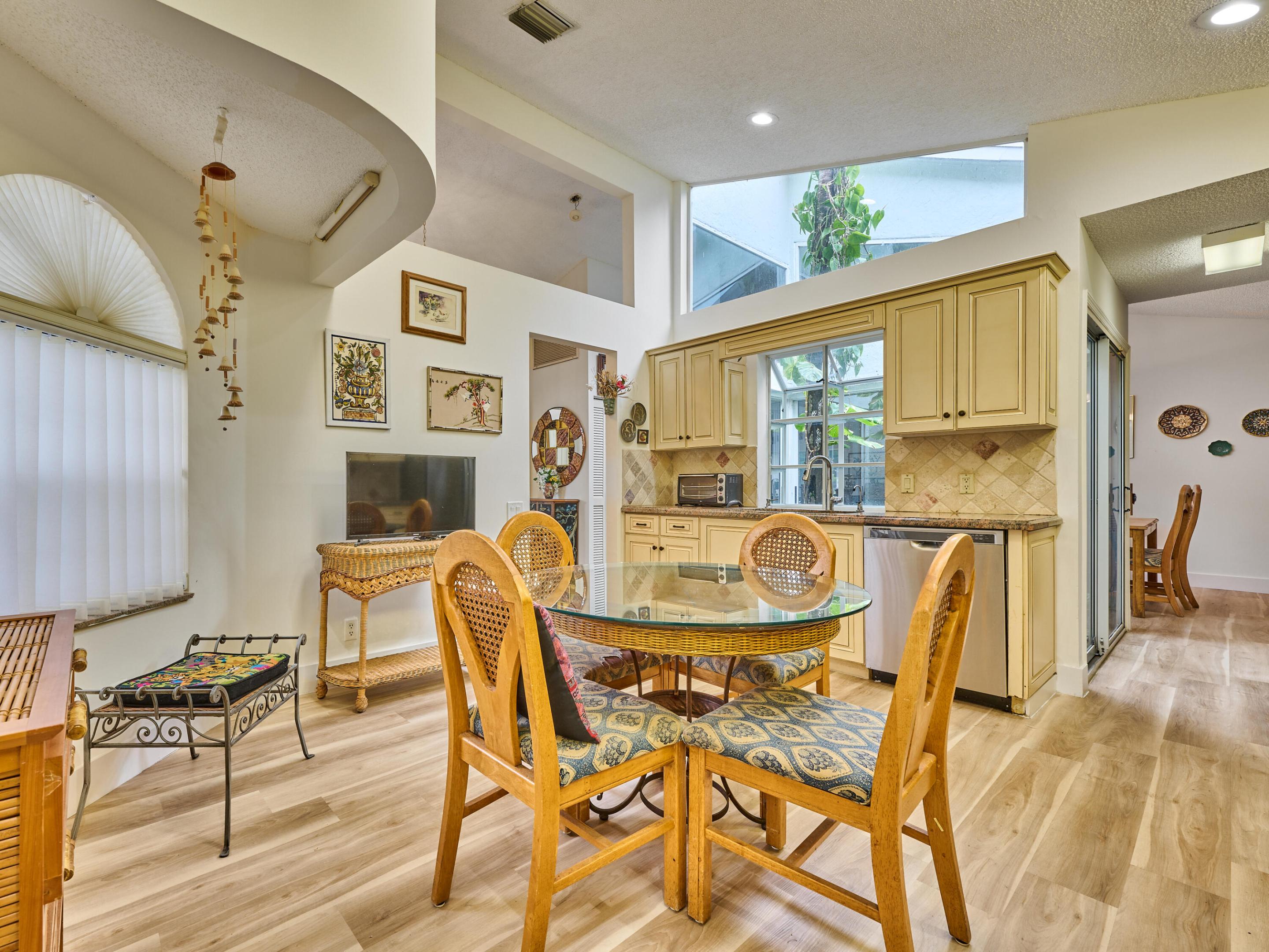 SAWGRASS LAKES HOMES - Residential