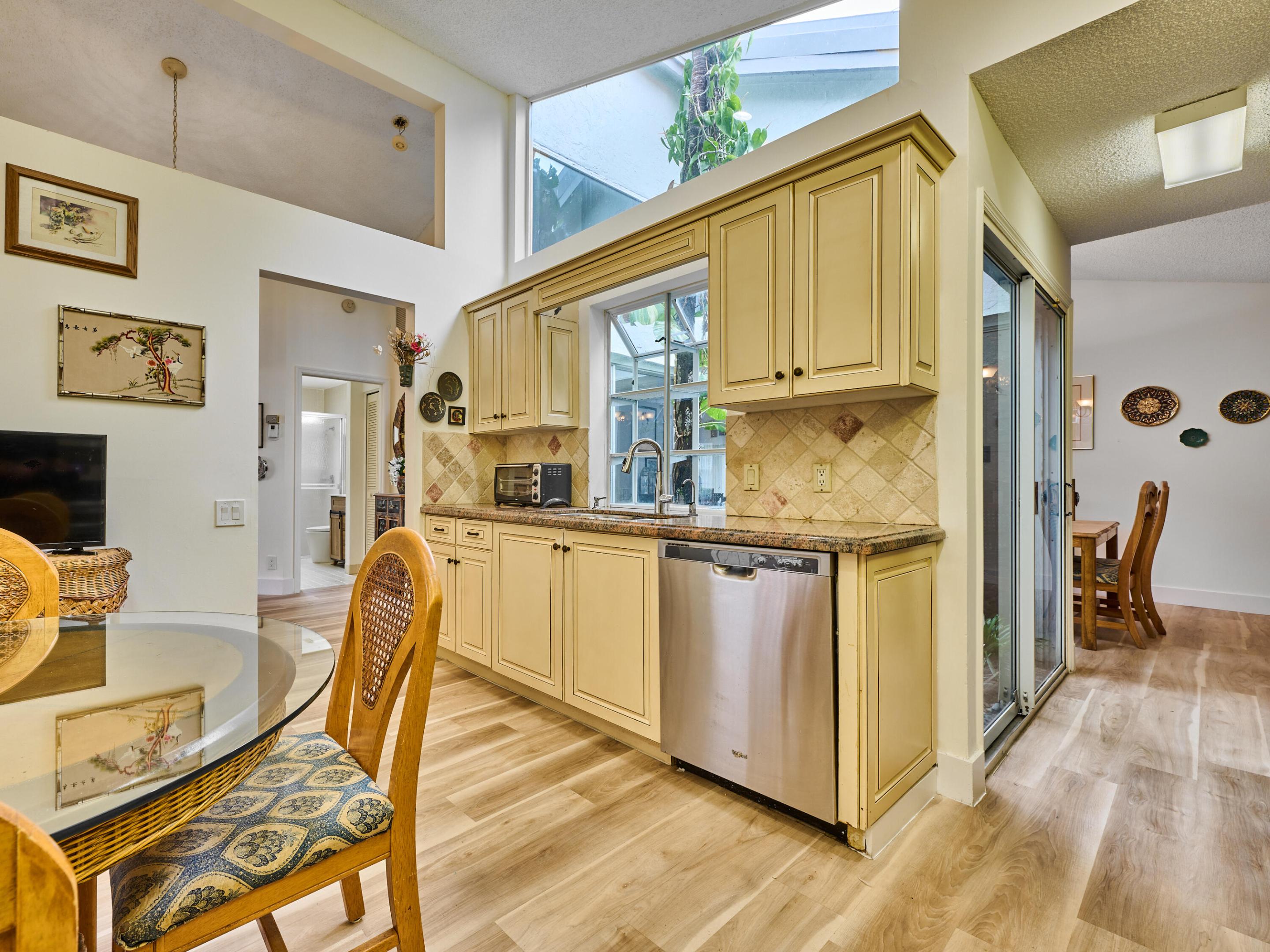 SAWGRASS LAKES HOMES - Residential