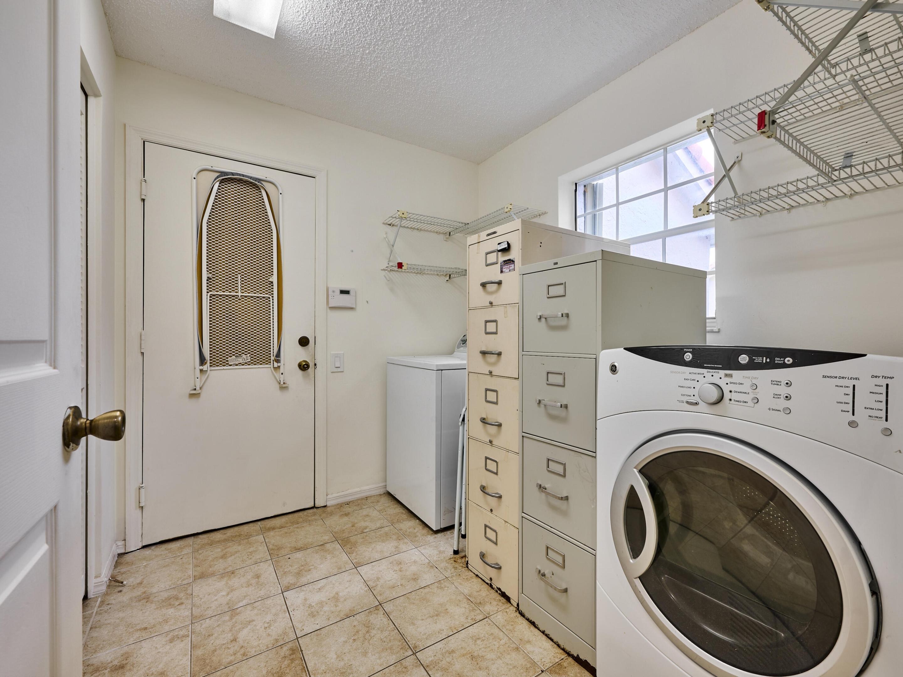 SAWGRASS LAKES HOMES - Residential