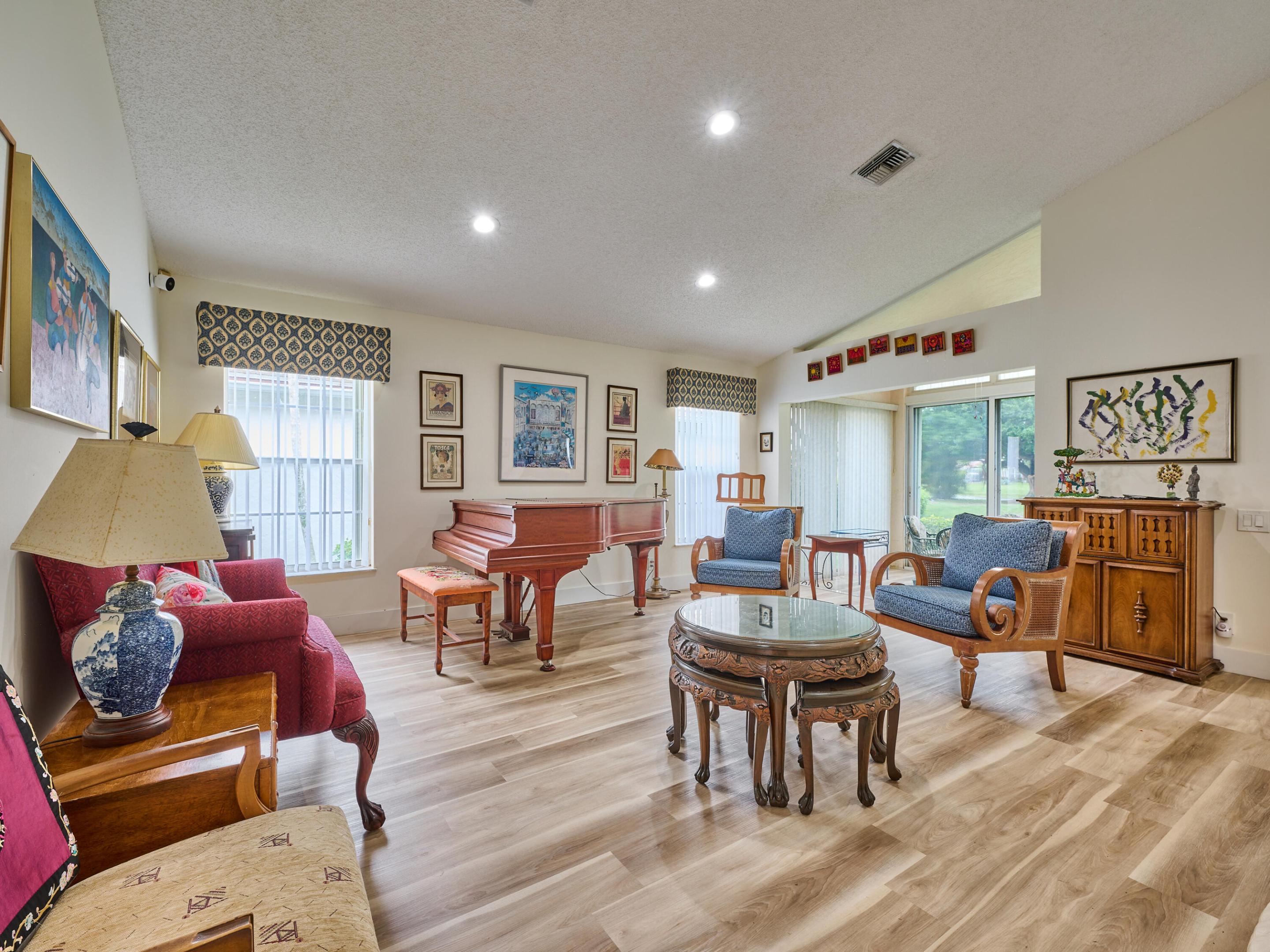 SAWGRASS LAKES HOMES - Residential