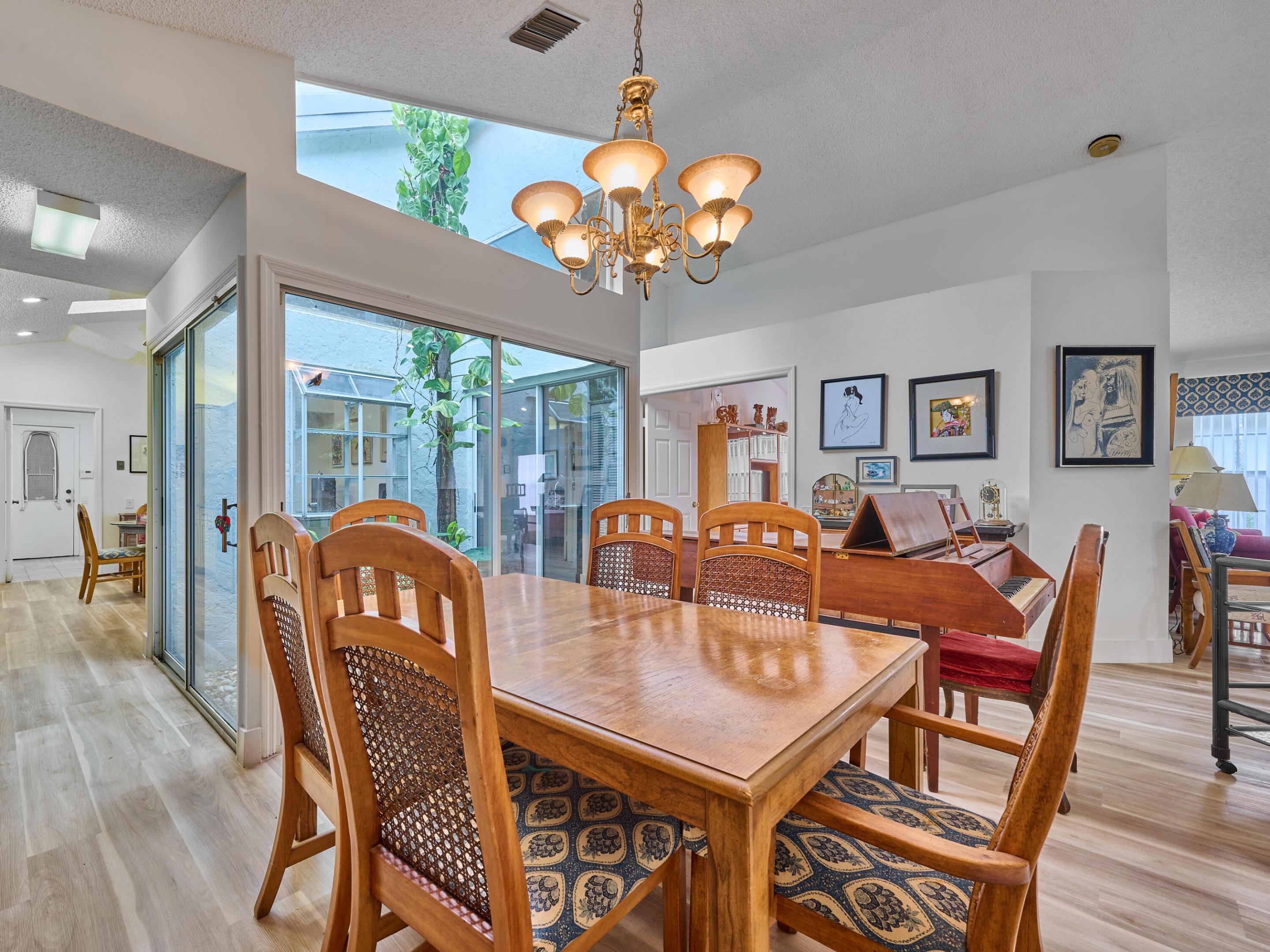 SAWGRASS LAKES HOMES - Residential