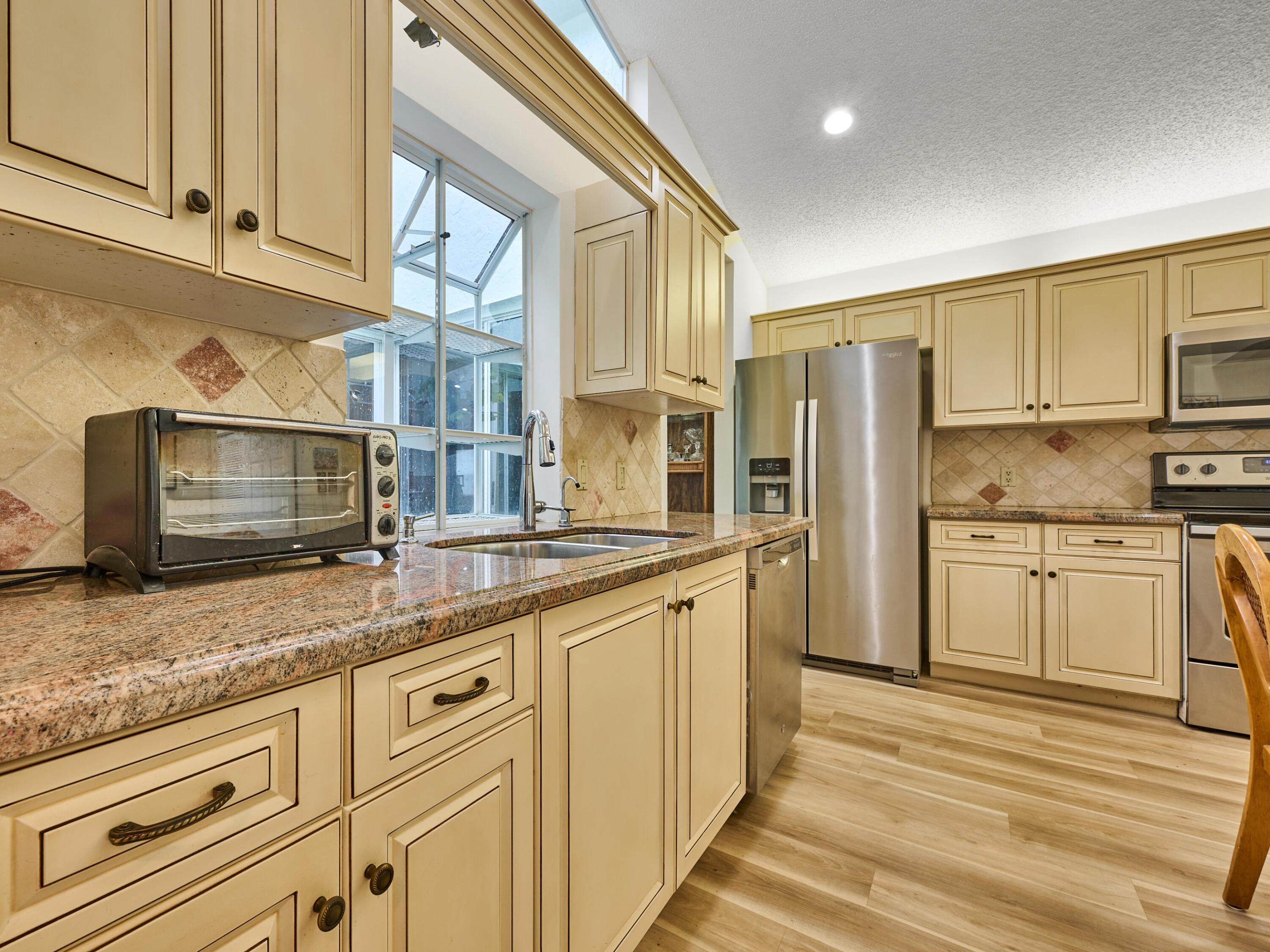 SAWGRASS LAKES HOMES - Residential