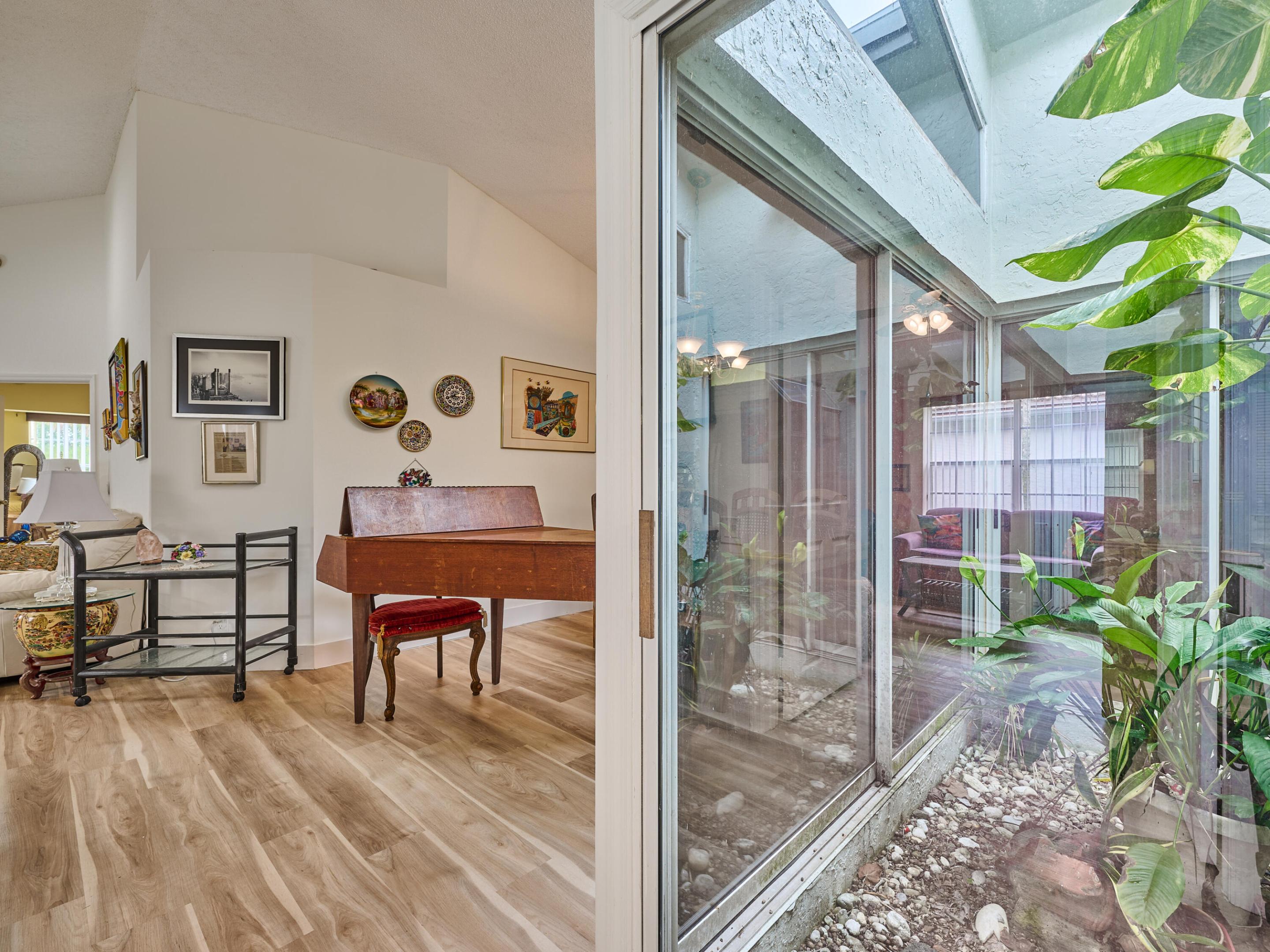 SAWGRASS LAKES HOMES - Residential