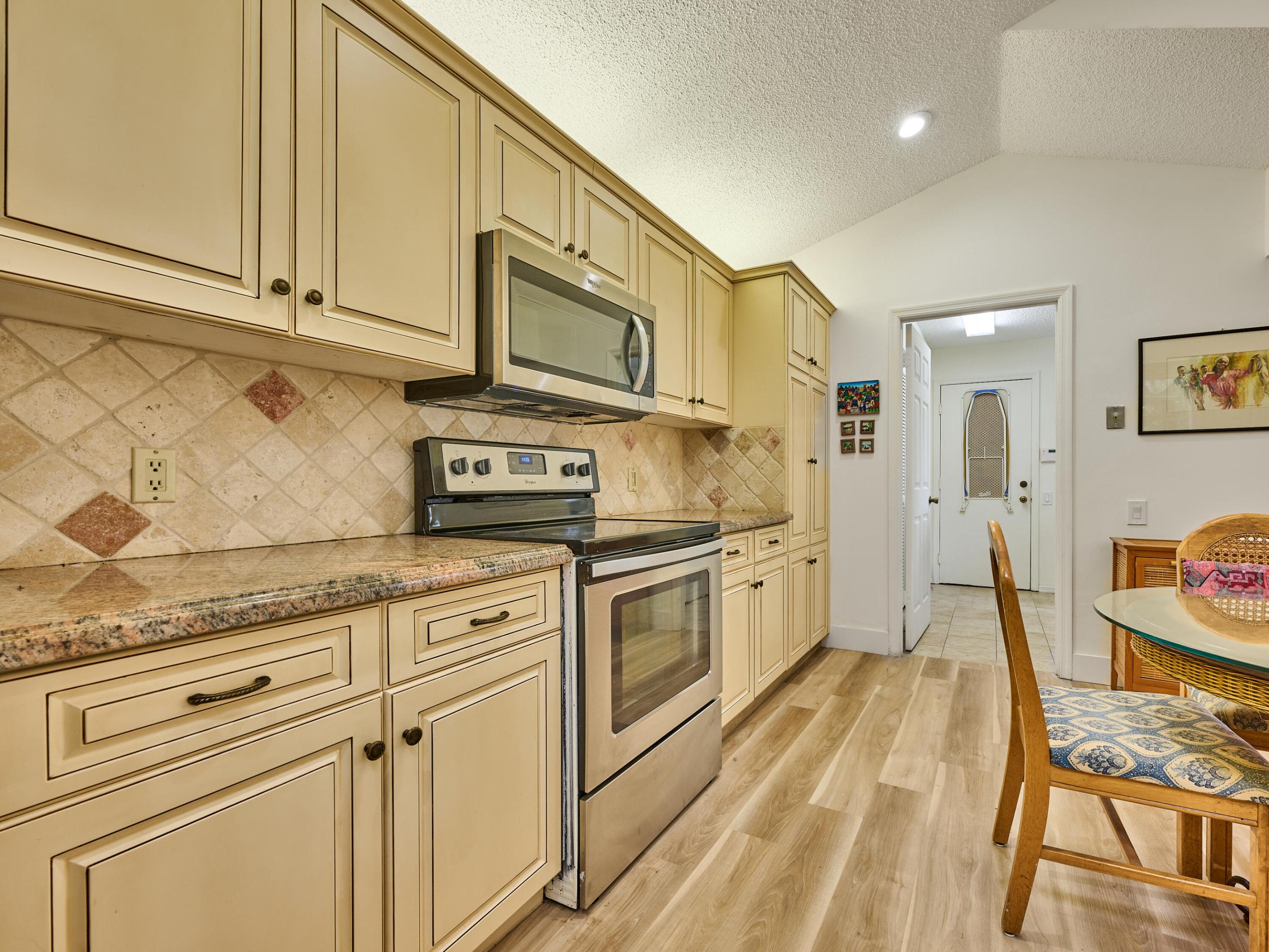 SAWGRASS LAKES HOMES - Residential