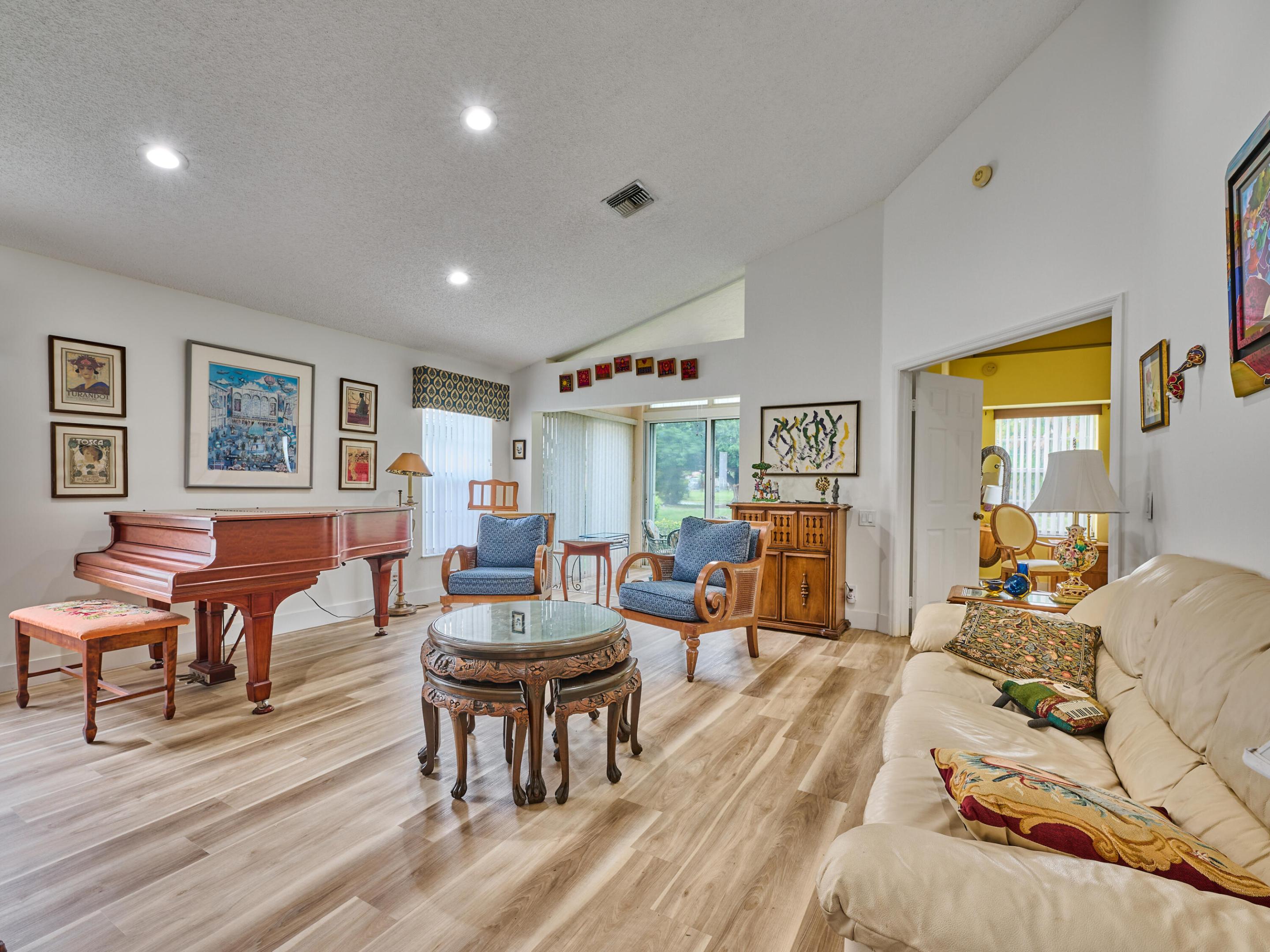 SAWGRASS LAKES HOMES - Residential