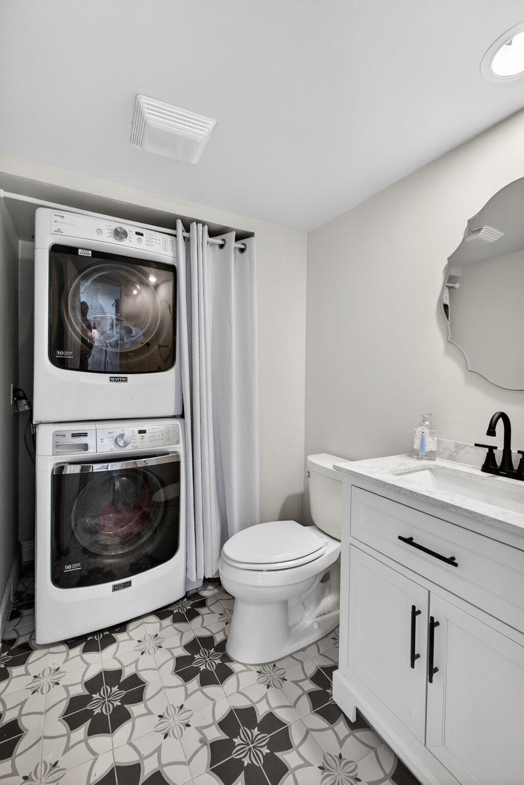 GARDEN LAKES & GARDEN SQUARE SHOPS AS IN - Residential