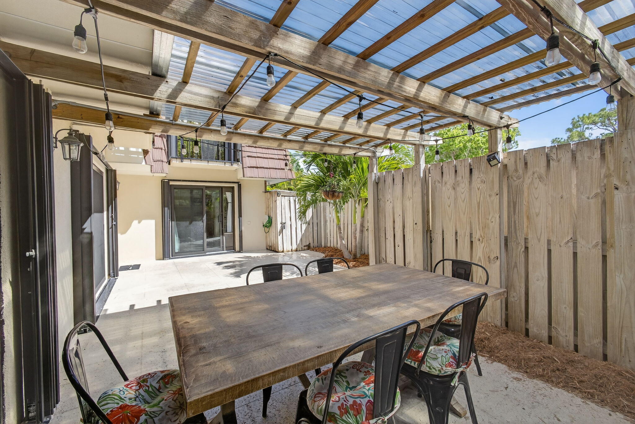 GARDEN LAKES & GARDEN SQUARE SHOPS AS IN - Residential