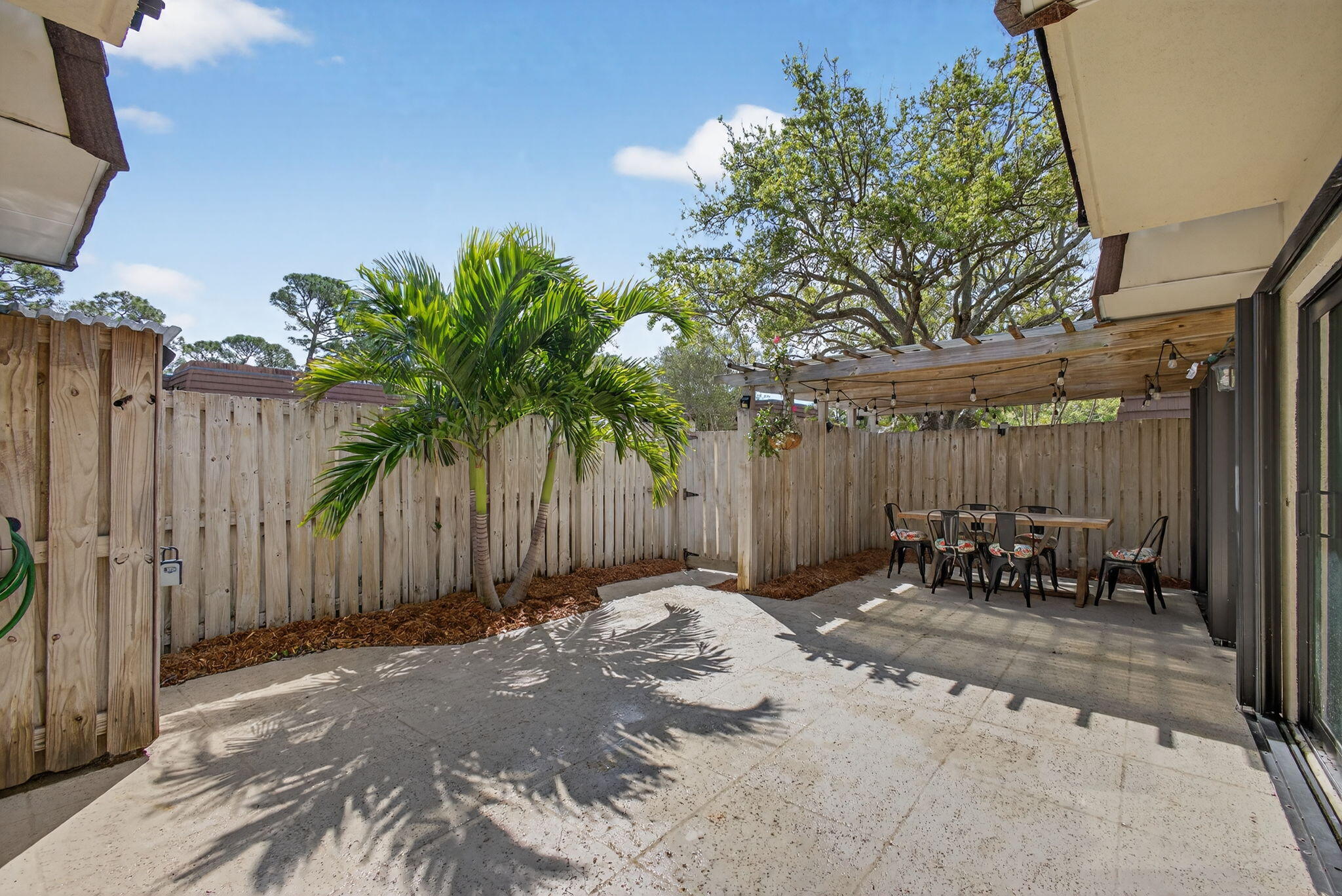 GARDEN LAKES & GARDEN SQUARE SHOPS AS IN - Residential