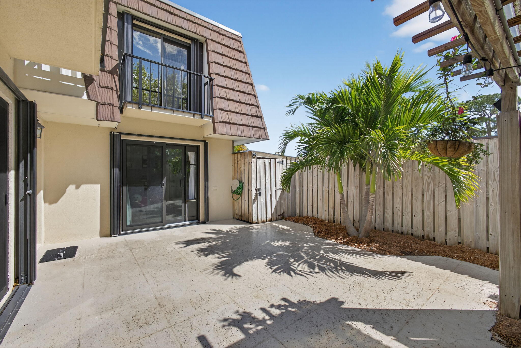 GARDEN LAKES & GARDEN SQUARE SHOPS AS IN - Residential