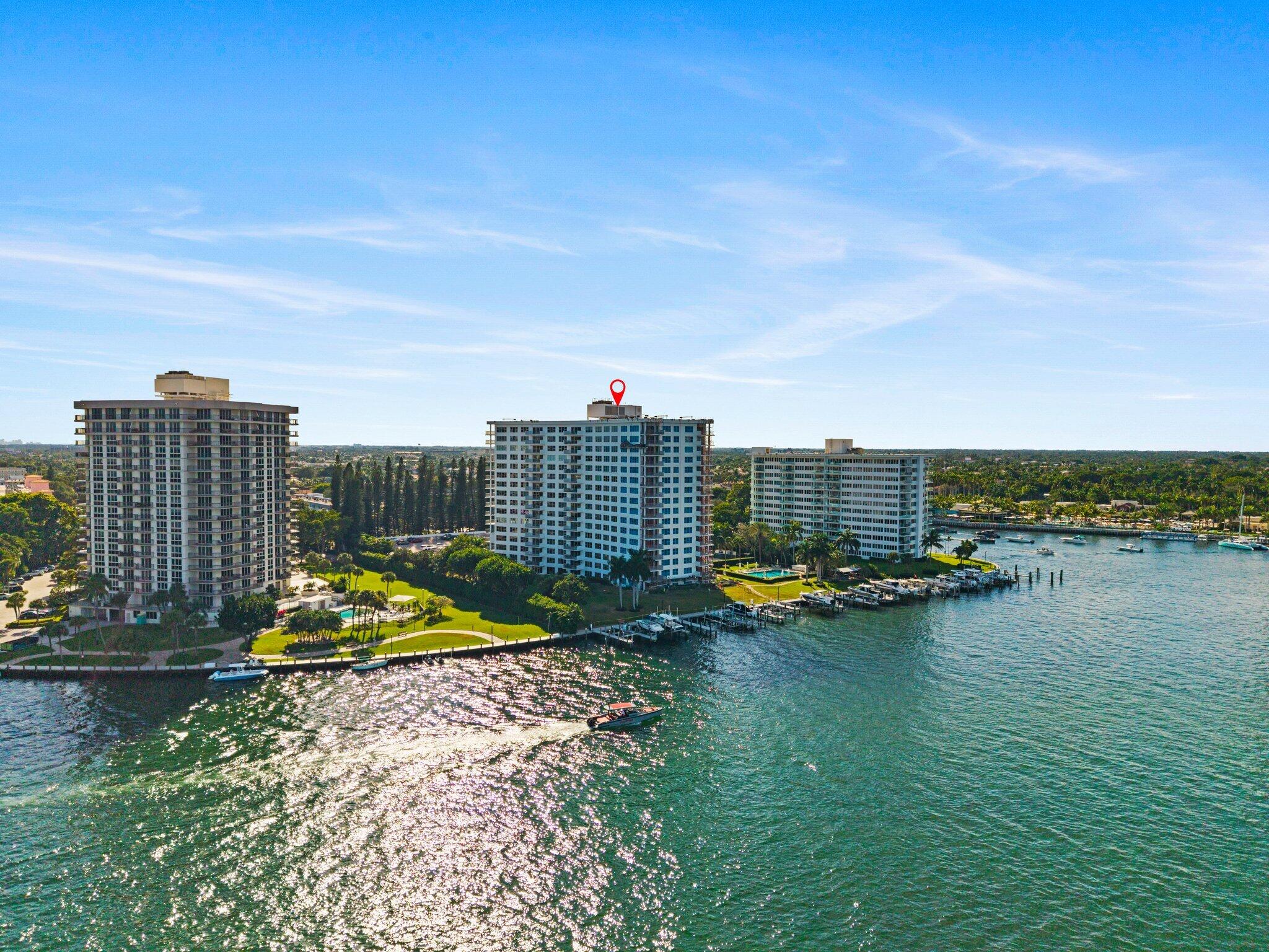 LAKE HOUSE - Residential