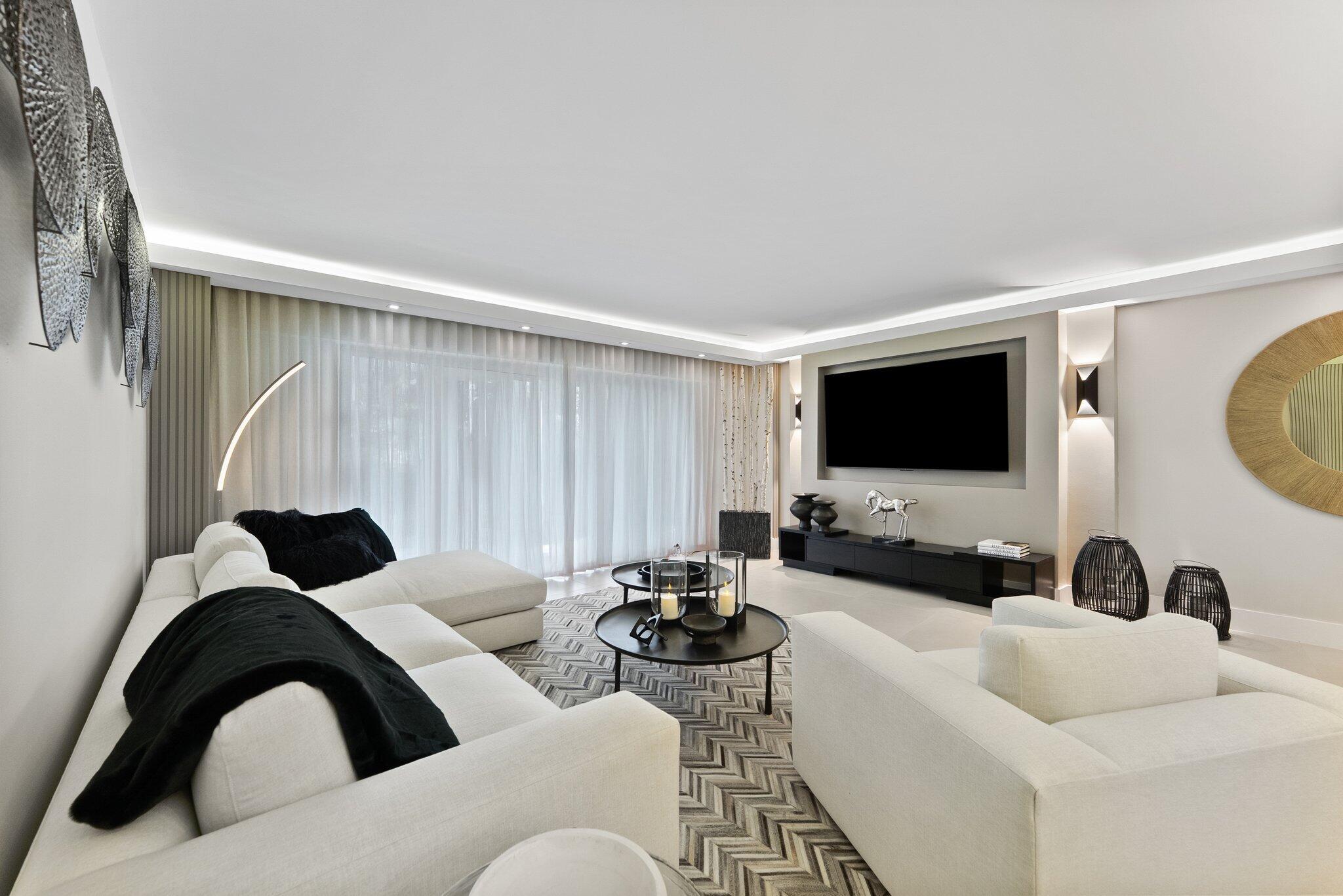 LAKE HOUSE - Residential