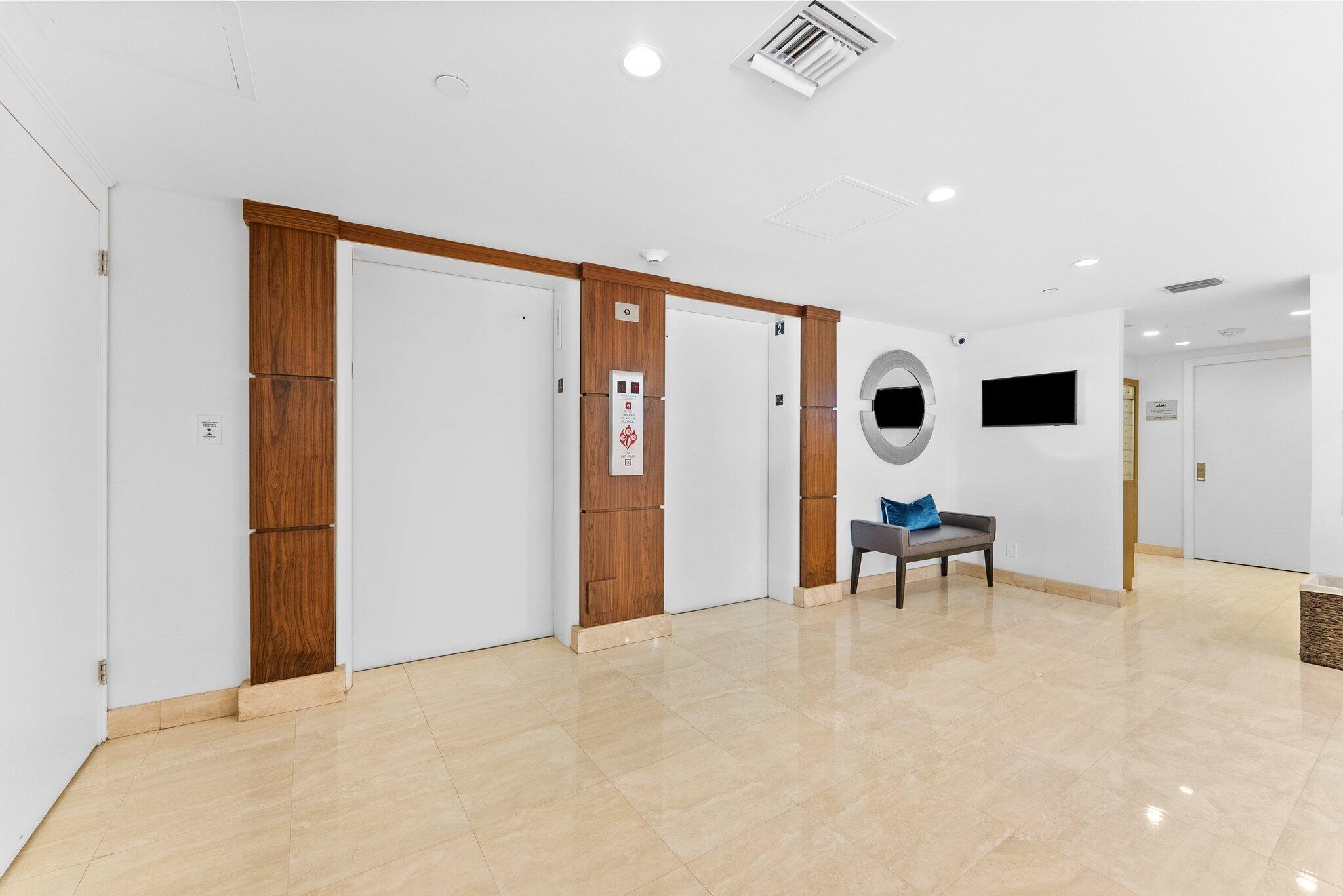 LAKE HOUSE - Residential