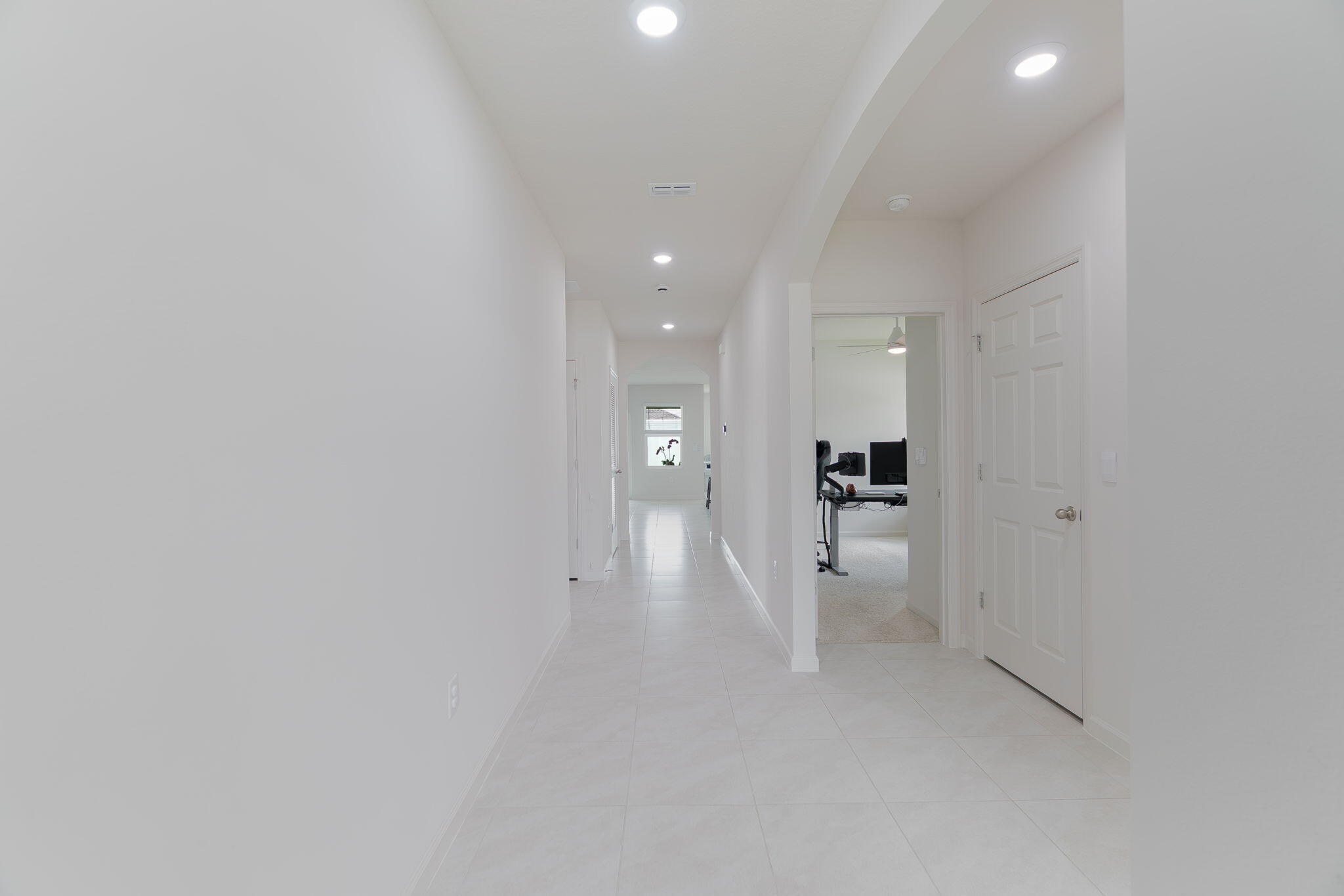 1912 SW FANFARE Street, Port St Lucie, FL, 34987/$565,000 4 1912 SW FANFARE Street