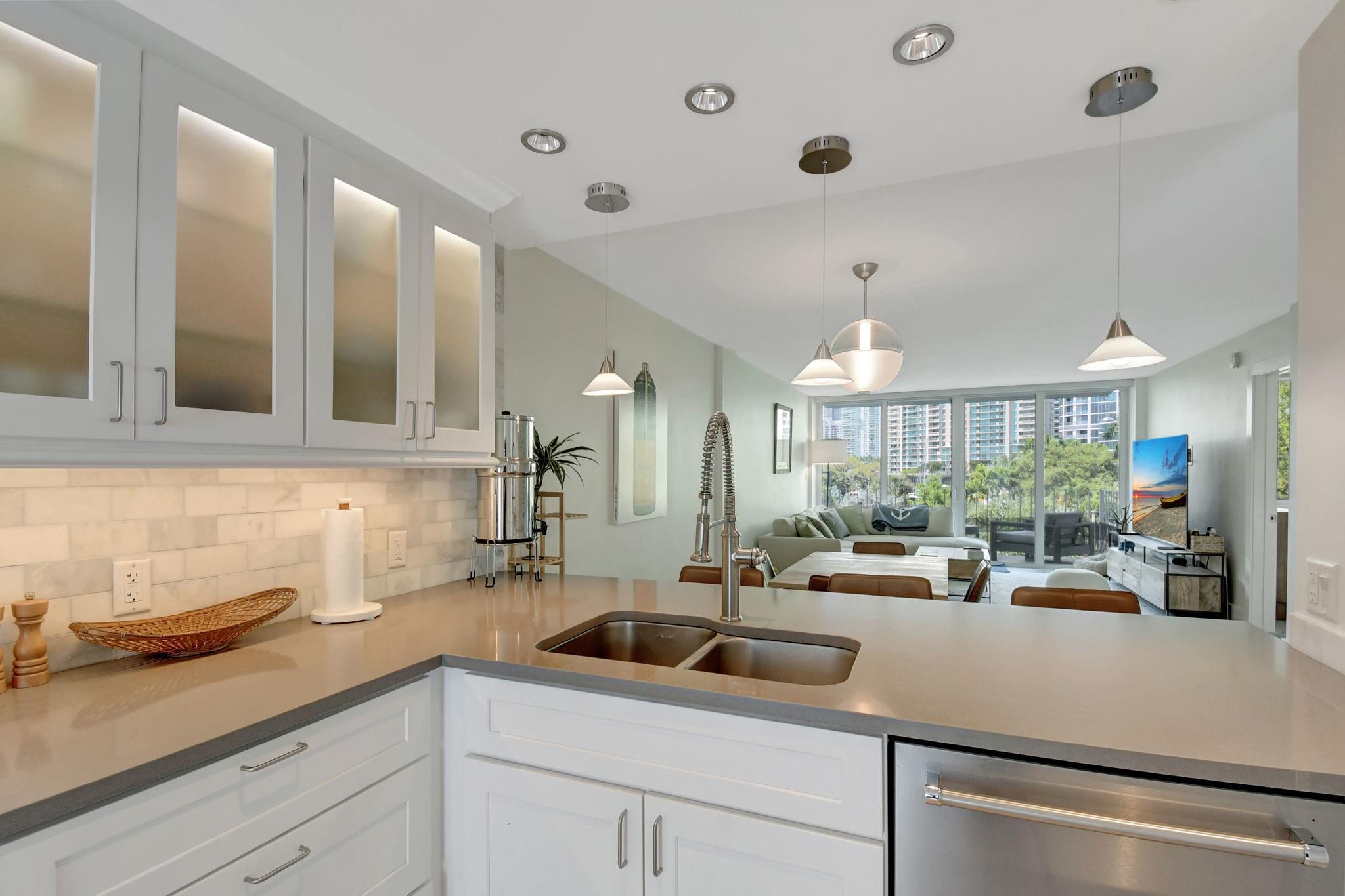 800 SE 4th St 302