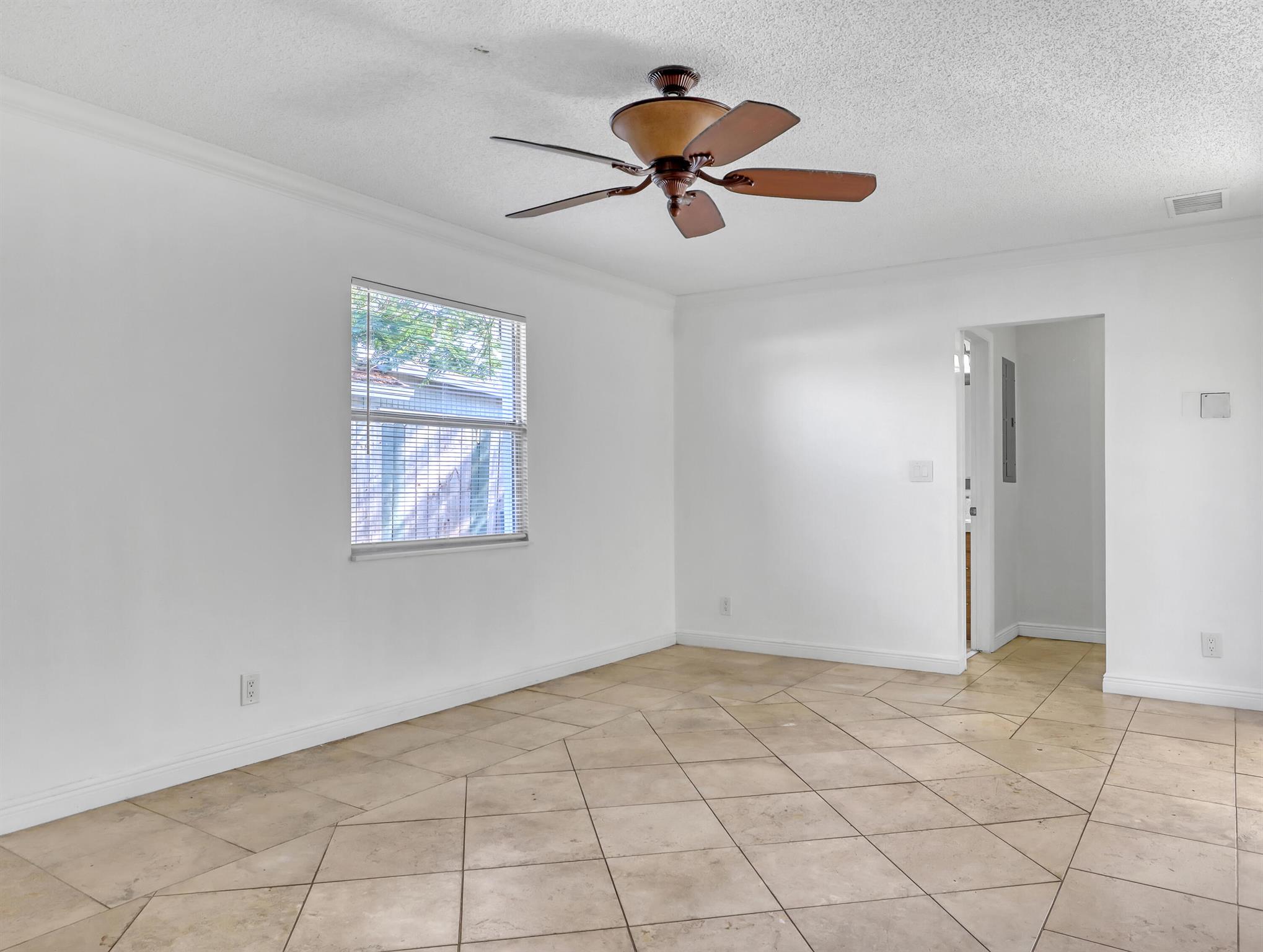 COUNTERPOINT ESTATES 3 - Residential