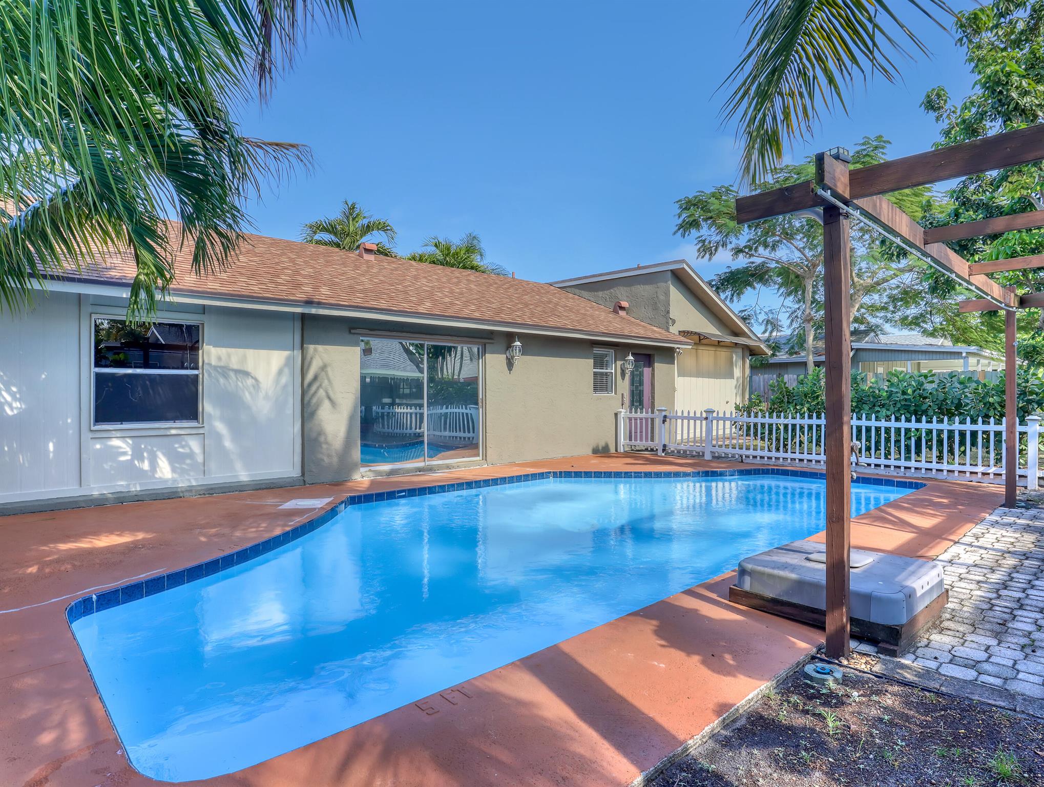 COUNTERPOINT ESTATES 3 - Residential